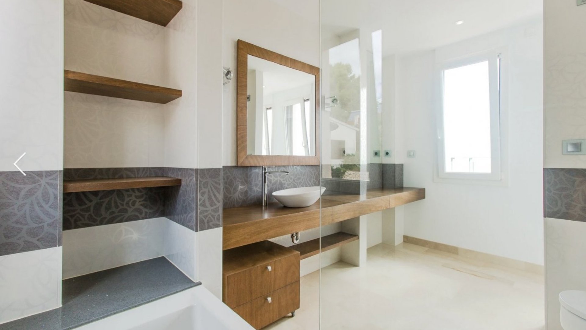 Resale - Villa -
Moraira