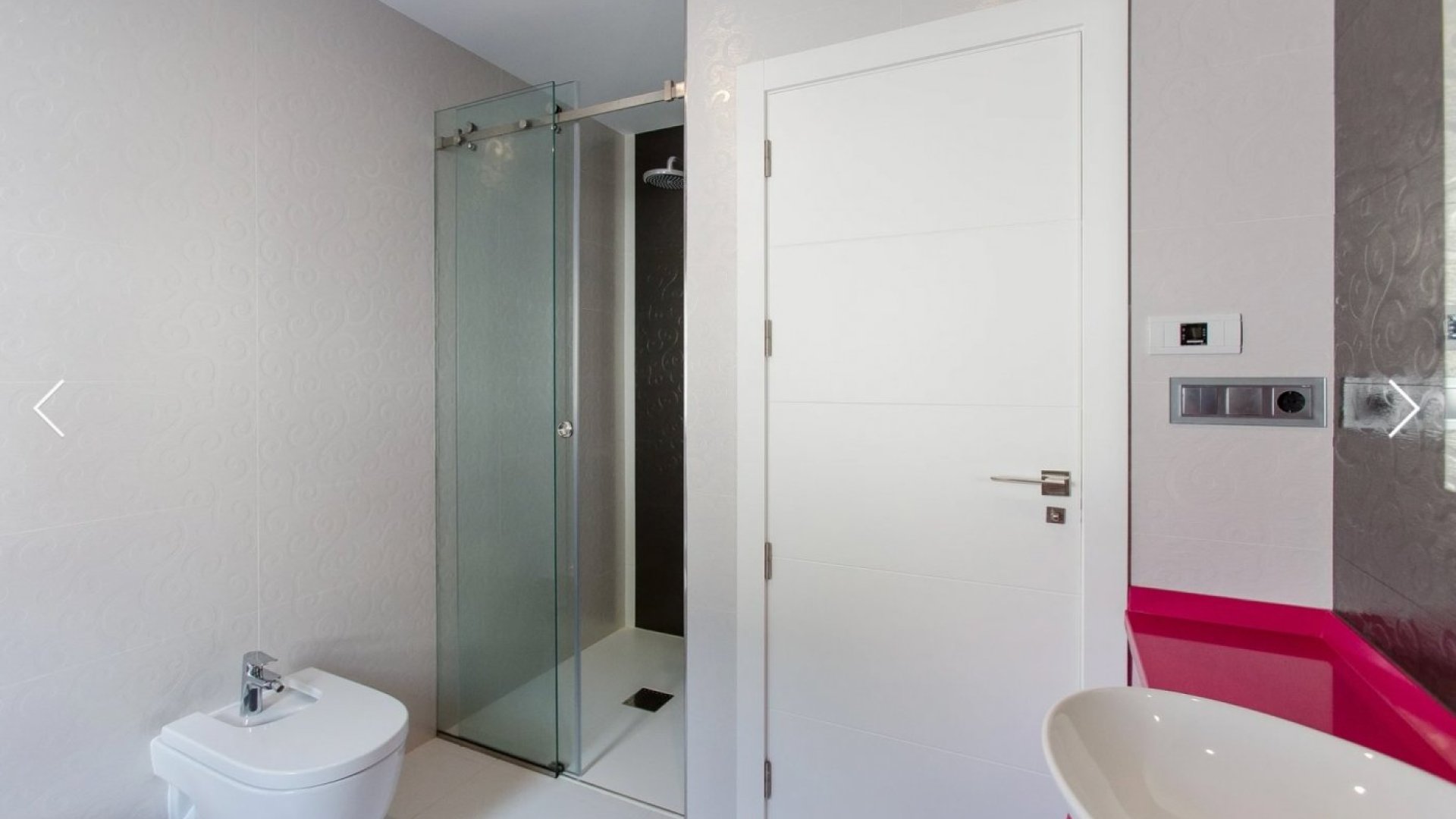 Resale - Villa -
Moraira