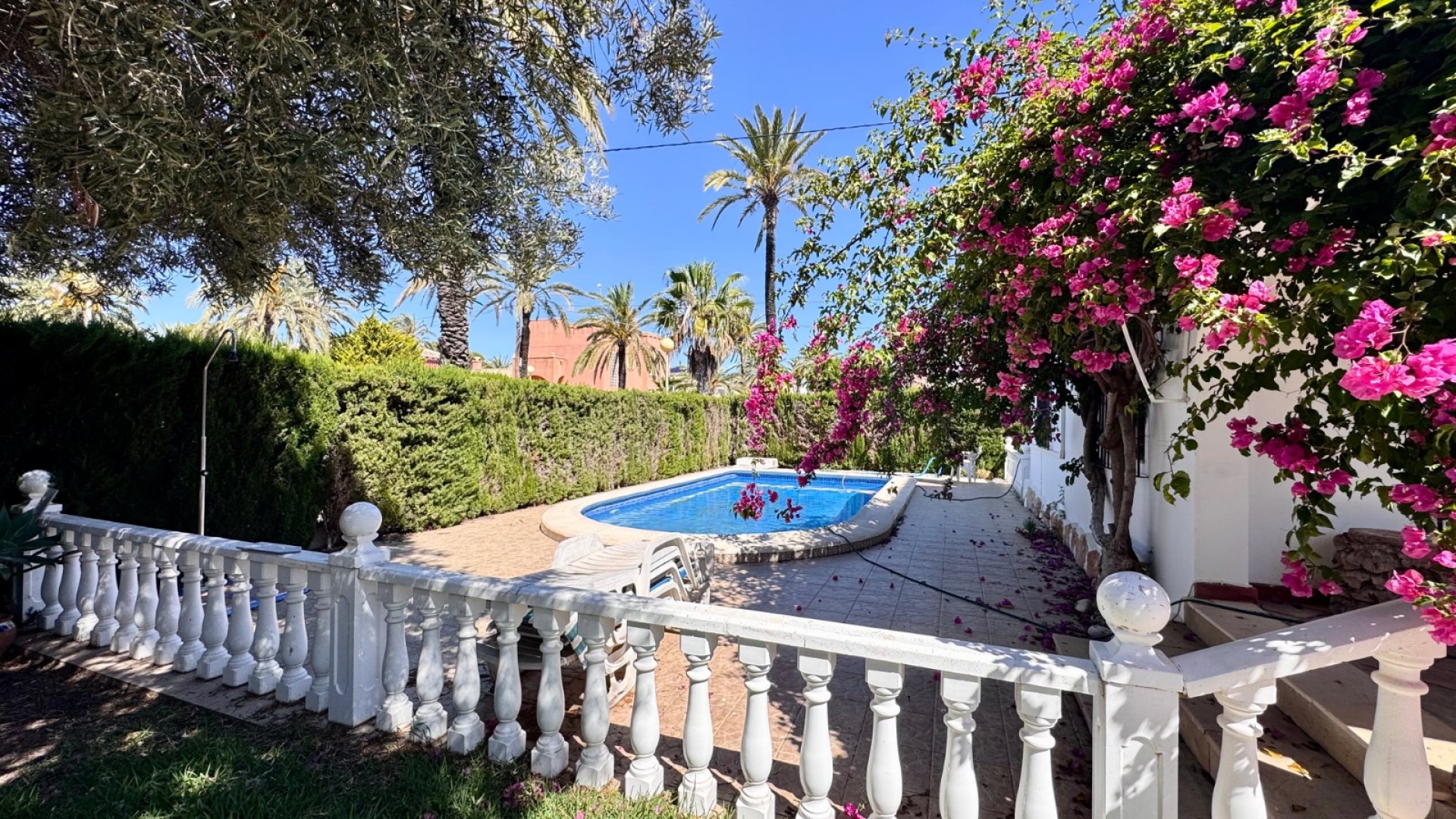 Resale - Villa -
Orihuela Costa - Cabo Roig