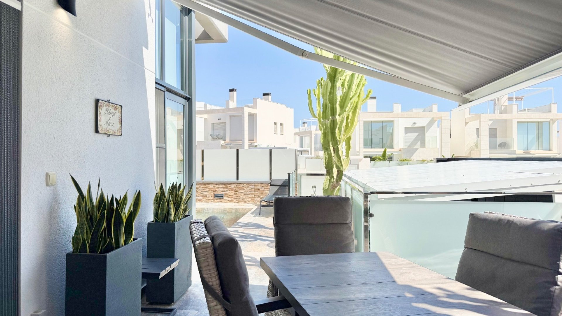 Resale - Villa -
Orihuela Costa - Cabo Roig