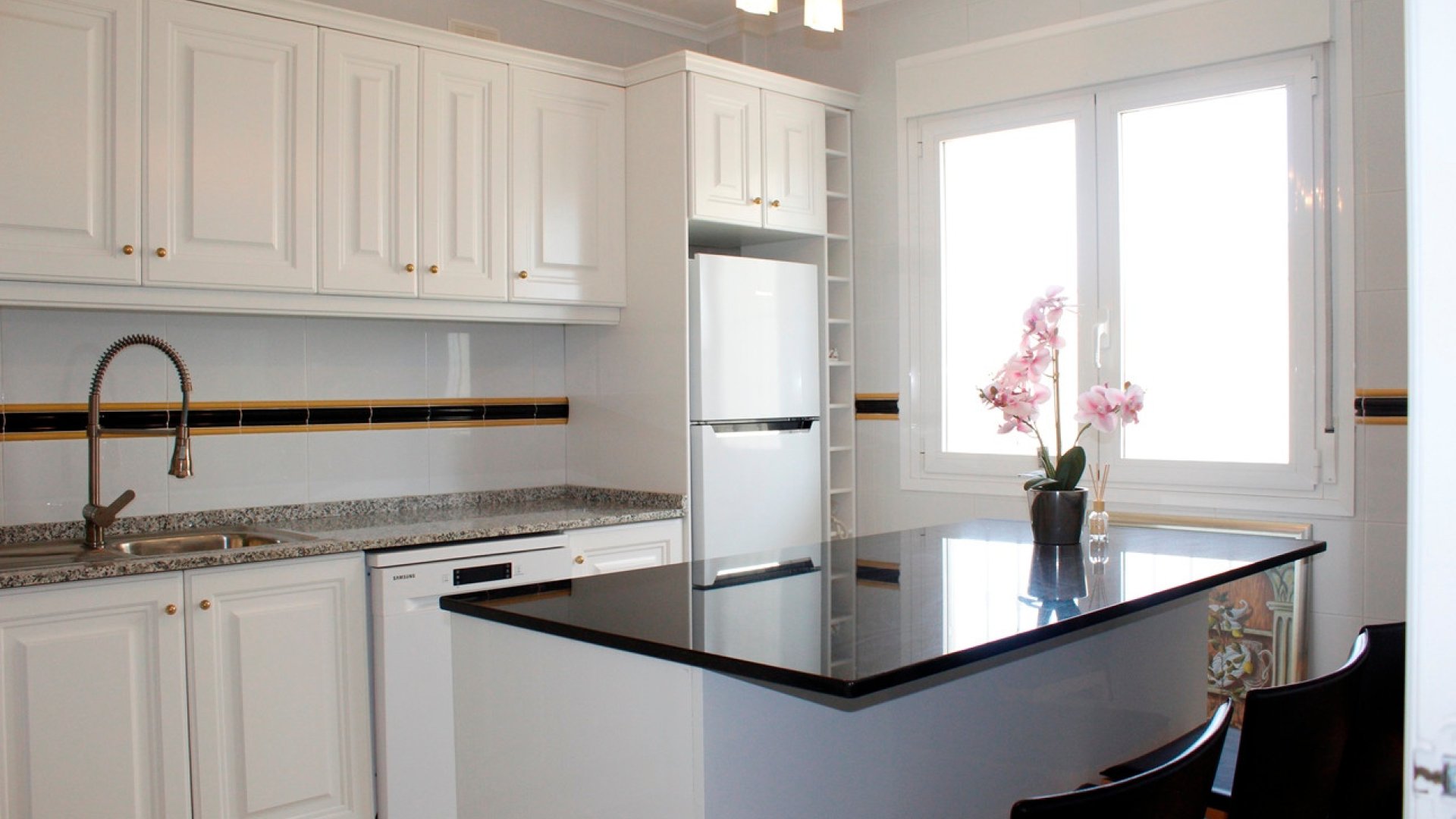 Resale - Villa -
Orihuela Costa - Campoamor Golf