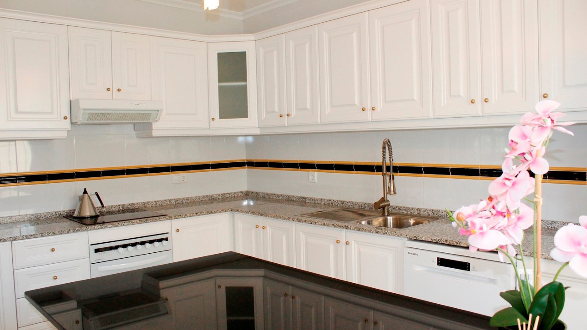 Resale - Villa -
Orihuela Costa - Campoamor Golf