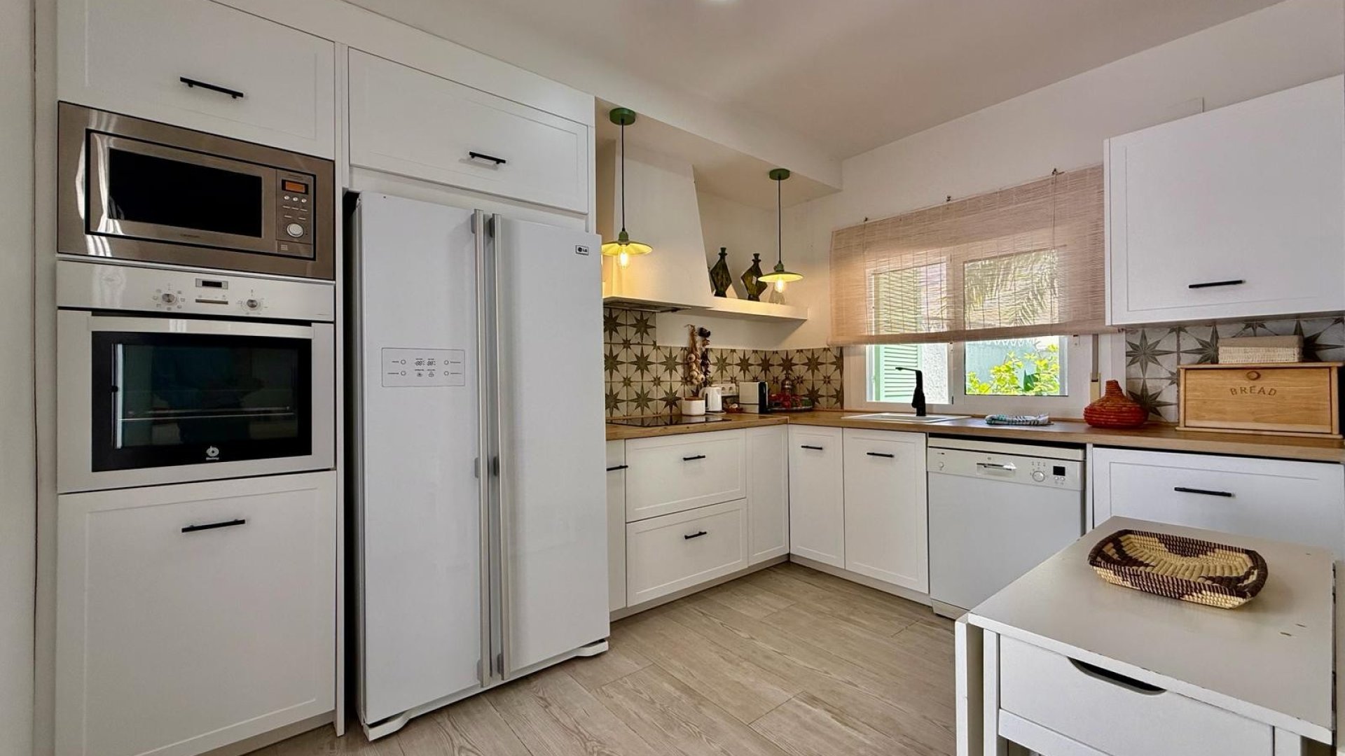 Resale - Villa -
Orihuela Costa - Campoamor