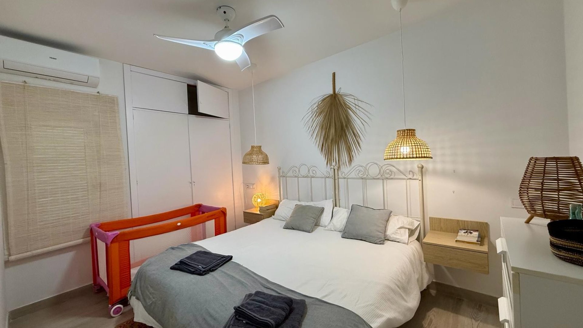 Resale - Villa -
Orihuela Costa - Campoamor