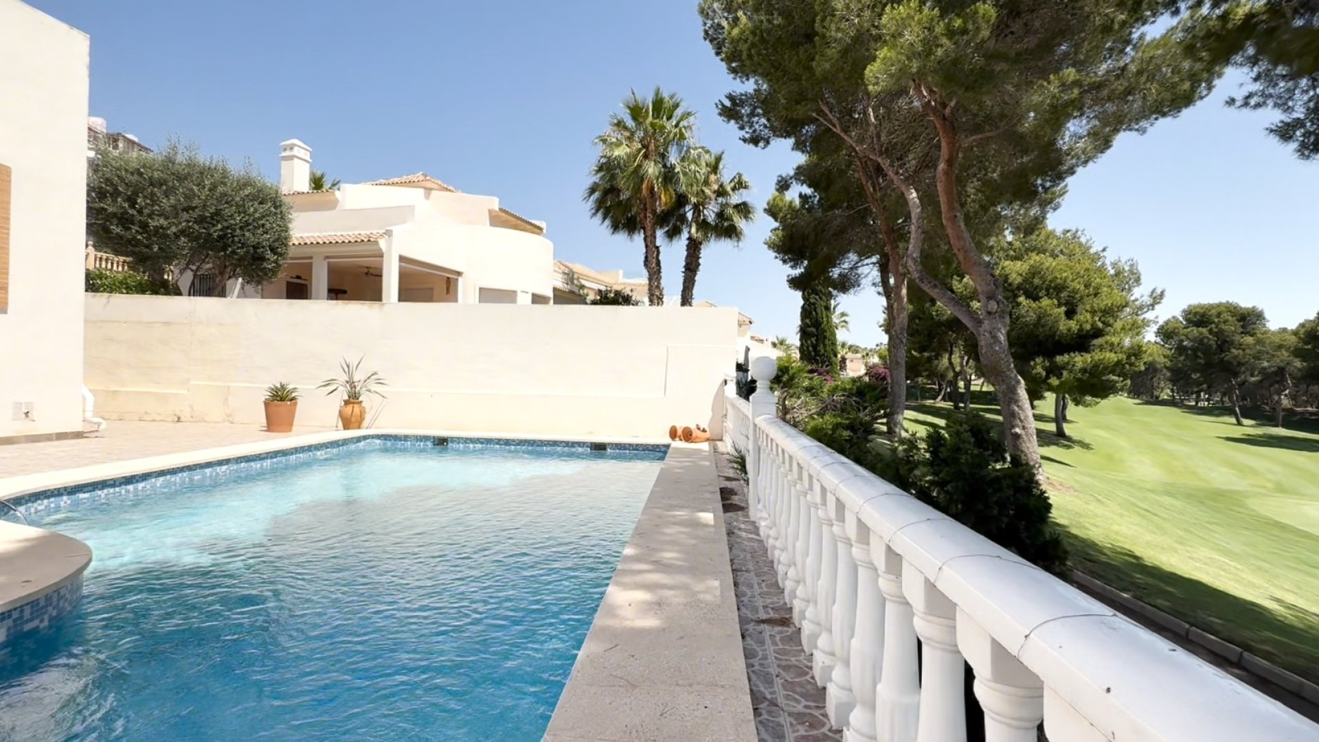 Resale - Villa -
Orihuela Costa - Costa Blanca