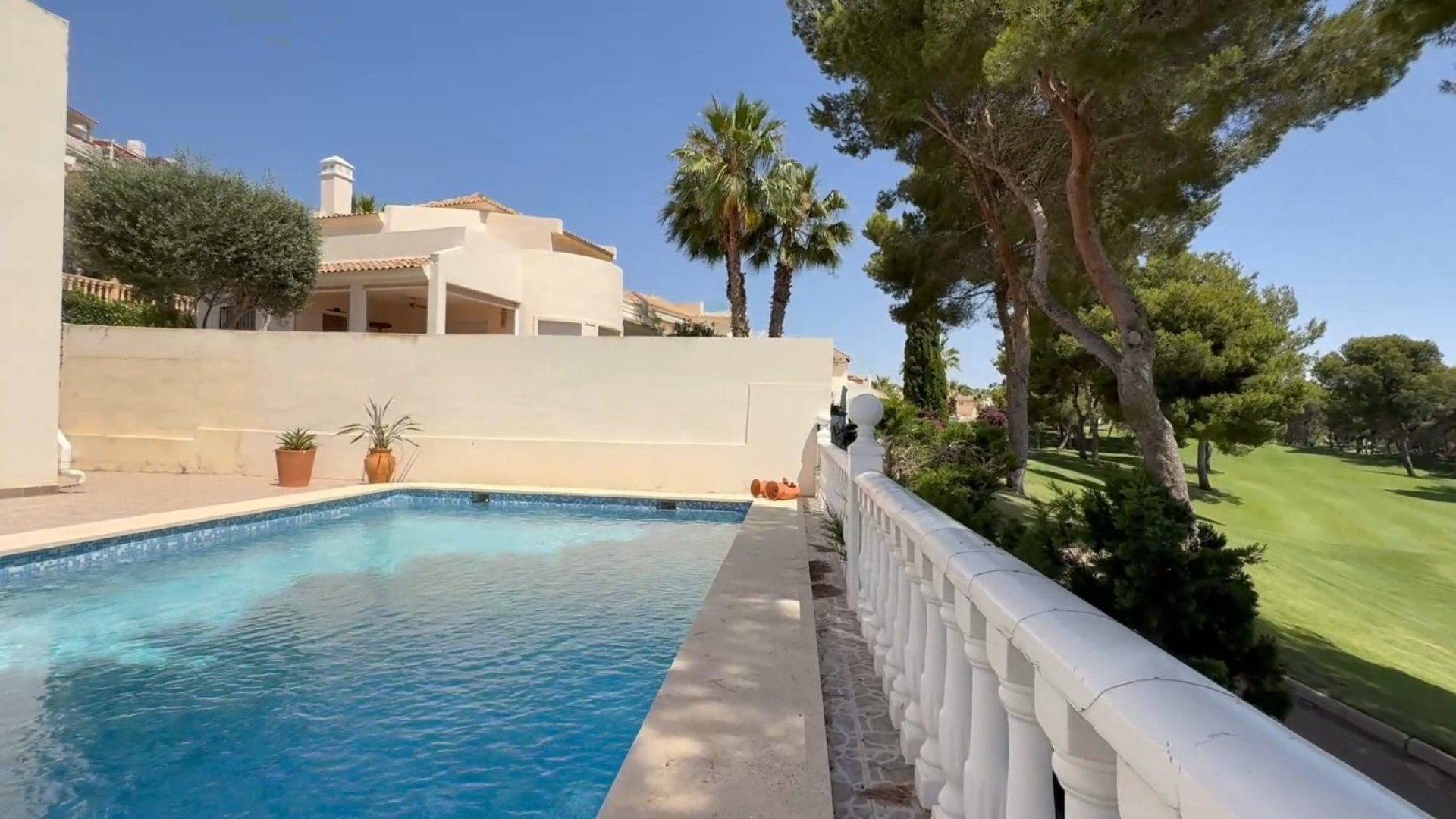 Resale - Villa -
Orihuela Costa - Costa Blanca