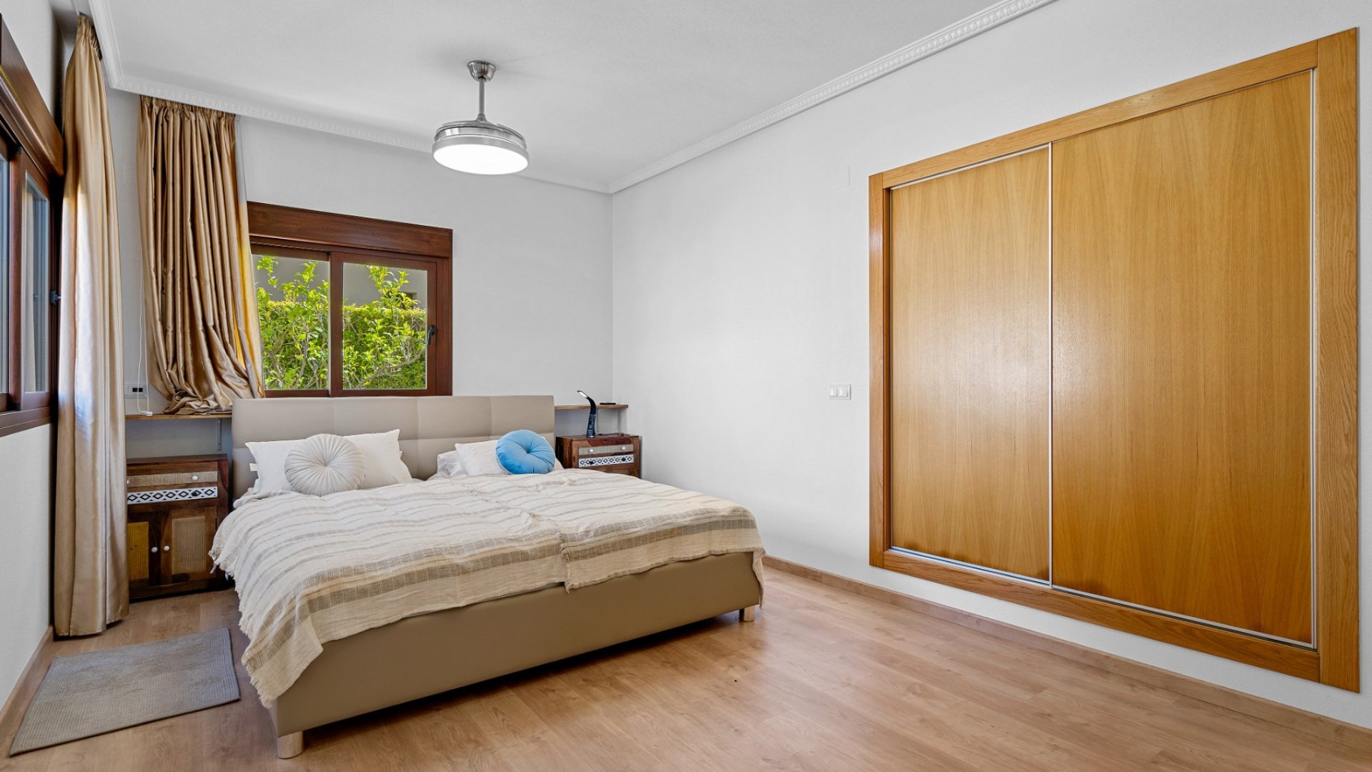 Resale - Villa -
Orihuela Costa - Dehesa de campoamor