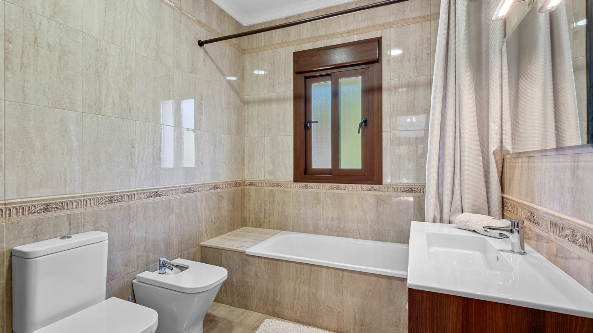 Resale - Villa -
Orihuela Costa - Dehesa de campoamor