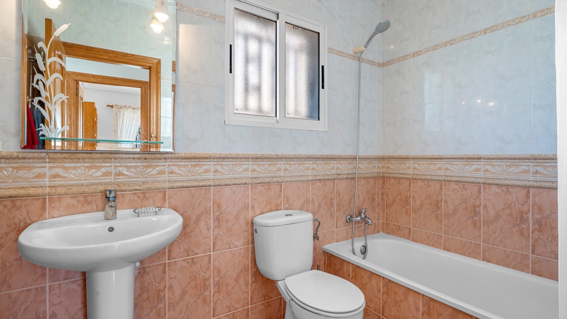 Resale - Villa -
Orihuela Costa - El Galan
