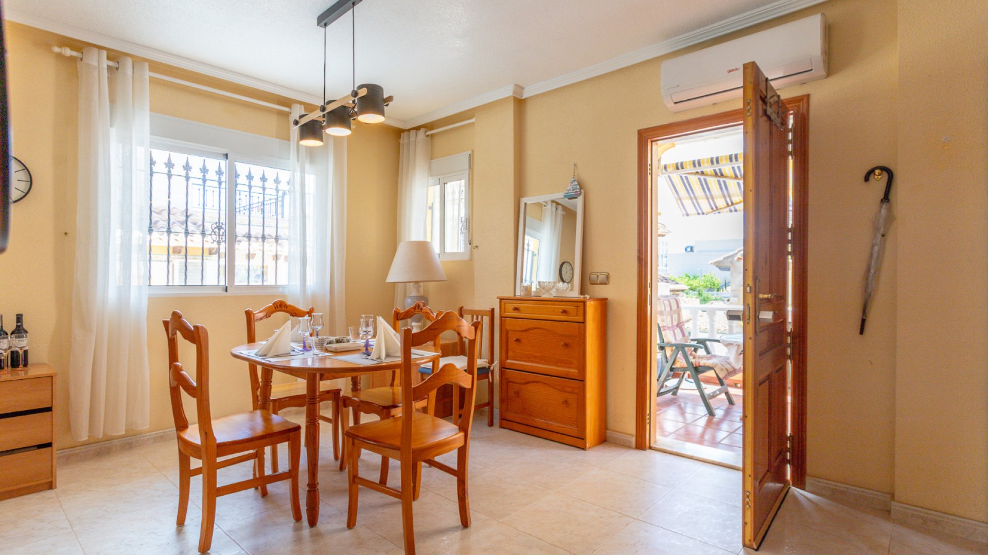 Resale - Villa -
Orihuela Costa - La Zenia