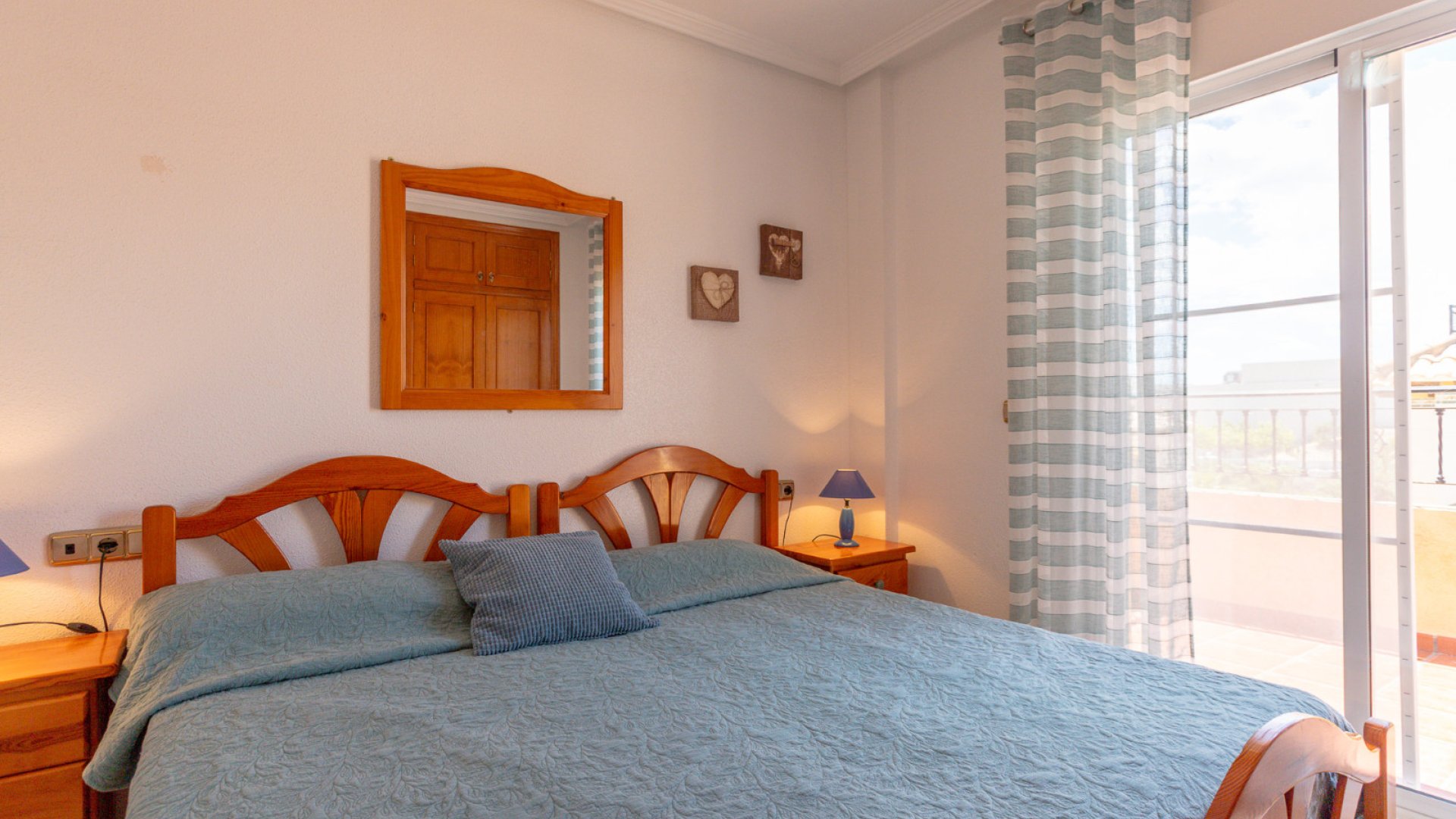 Resale - Villa -
Orihuela Costa - La Zenia