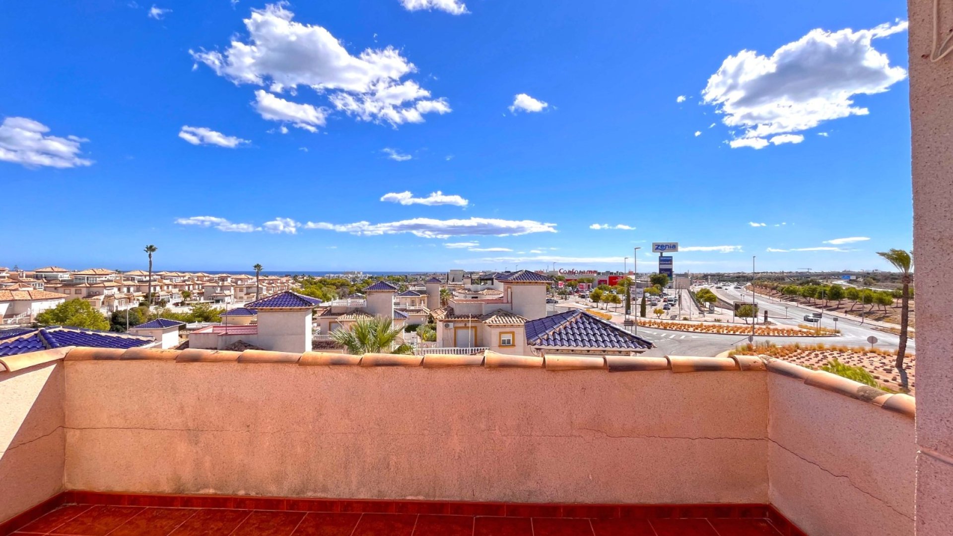 Resale - Villa -
Orihuela Costa - La Zenia