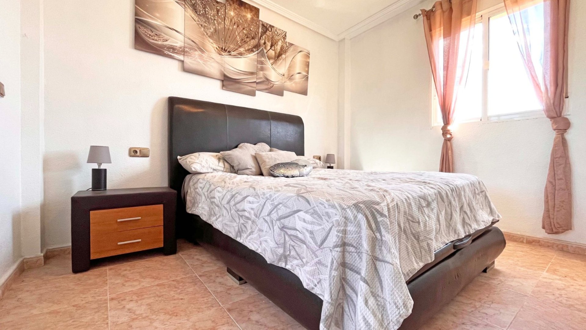 Resale - Villa -
Orihuela Costa - La Zenia