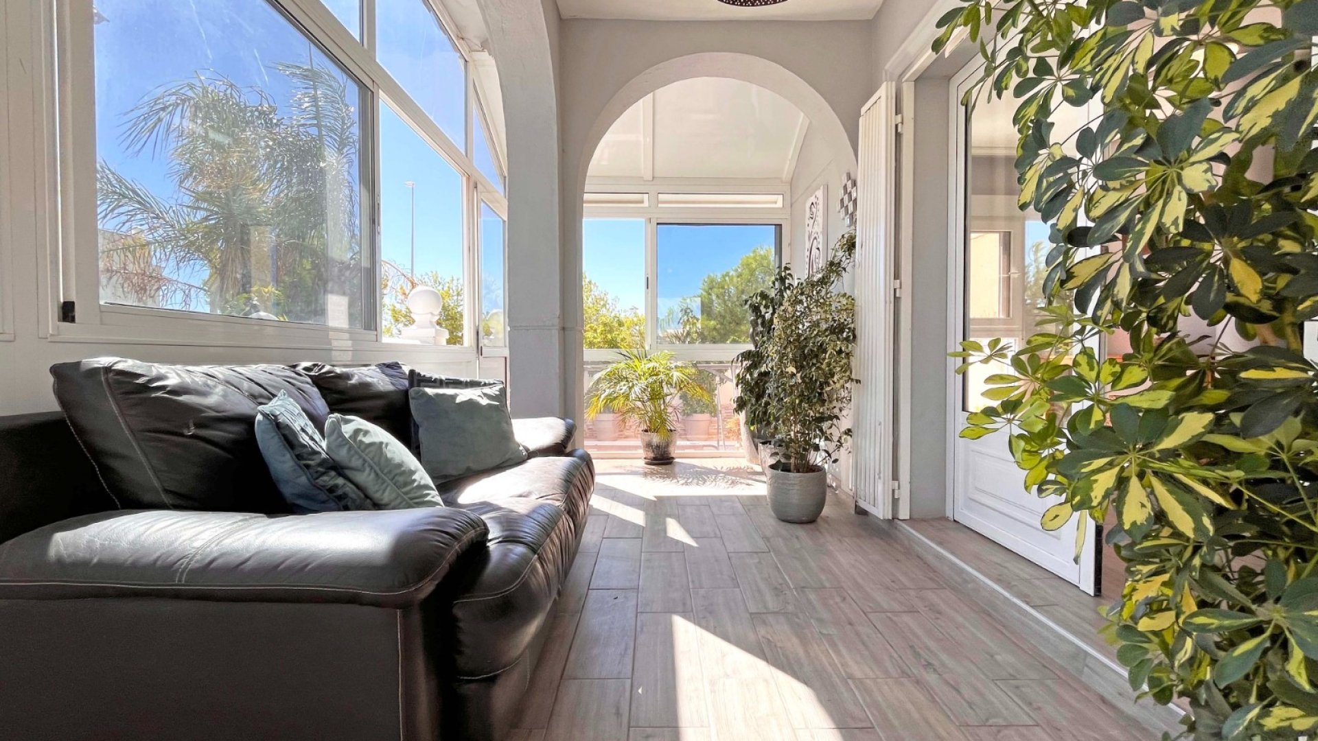 Resale - Villa -
Orihuela Costa - La Zenia