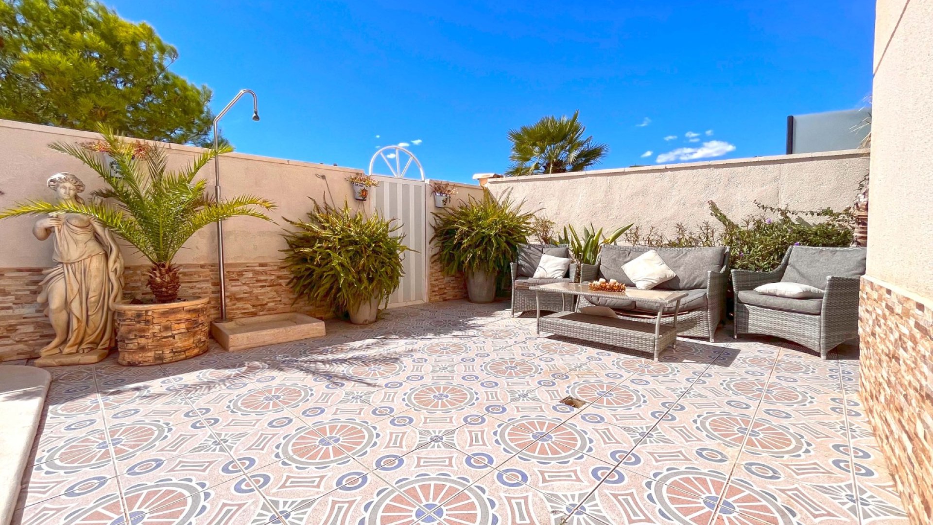 Resale - Villa -
Orihuela Costa - La Zenia
