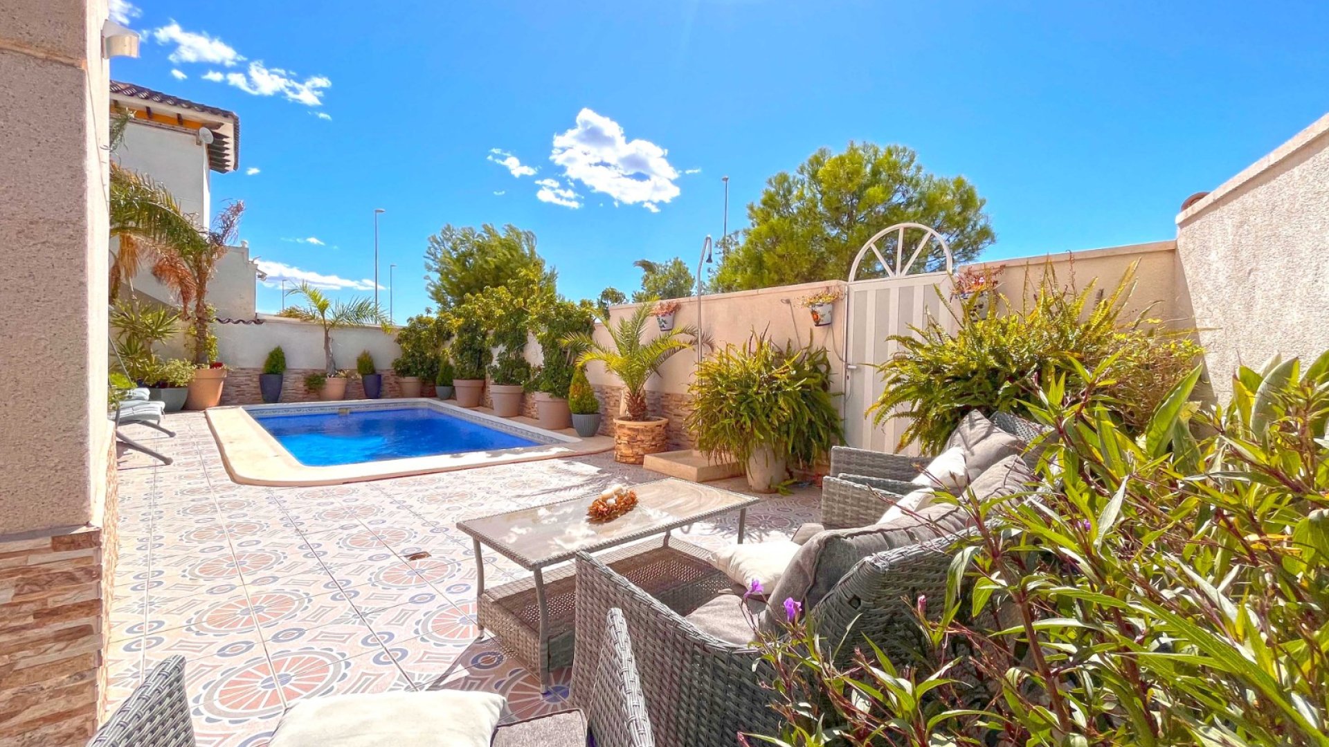 Resale - Villa -
Orihuela Costa - La Zenia