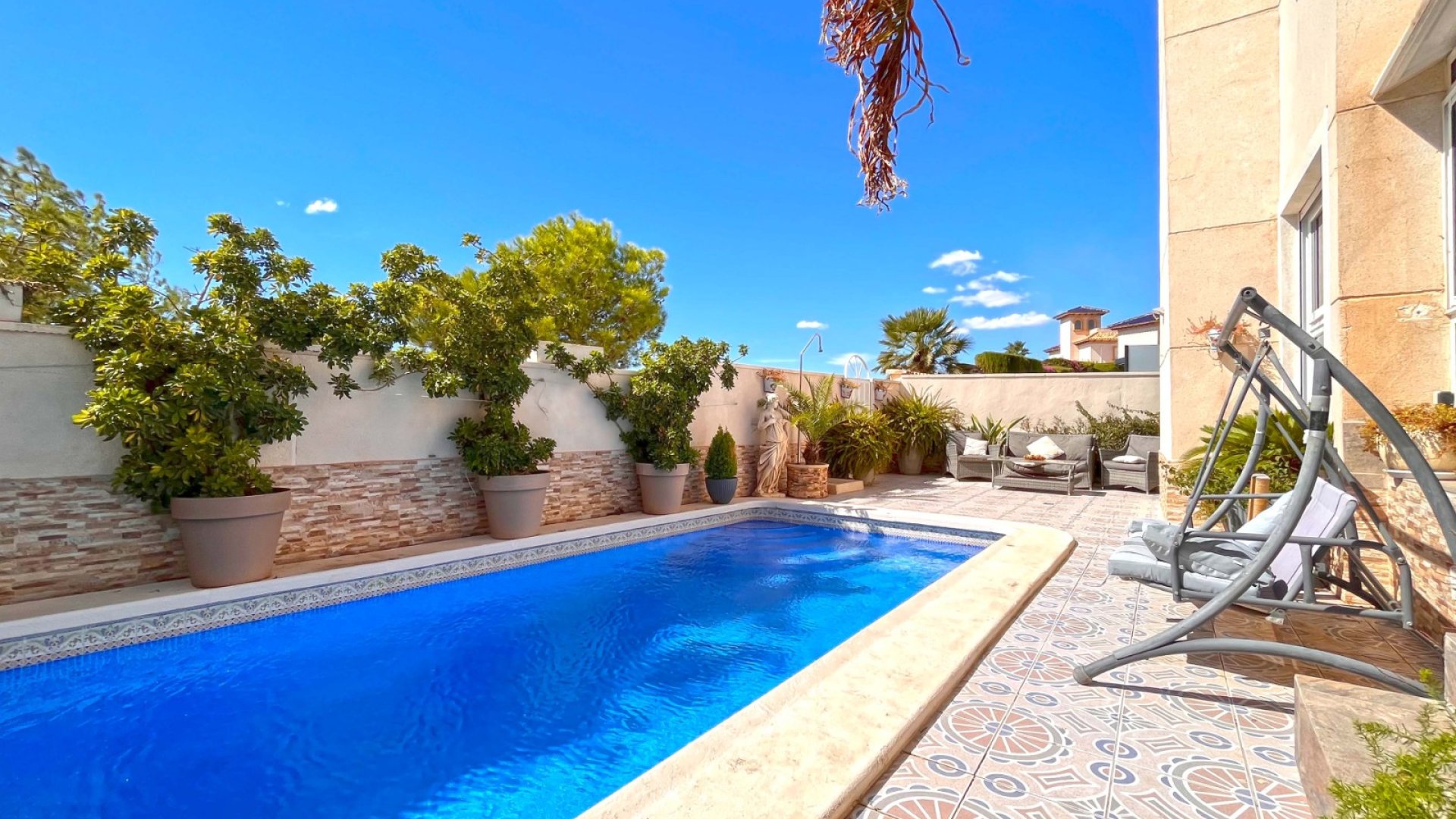 Resale - Villa -
Orihuela Costa - La Zenia