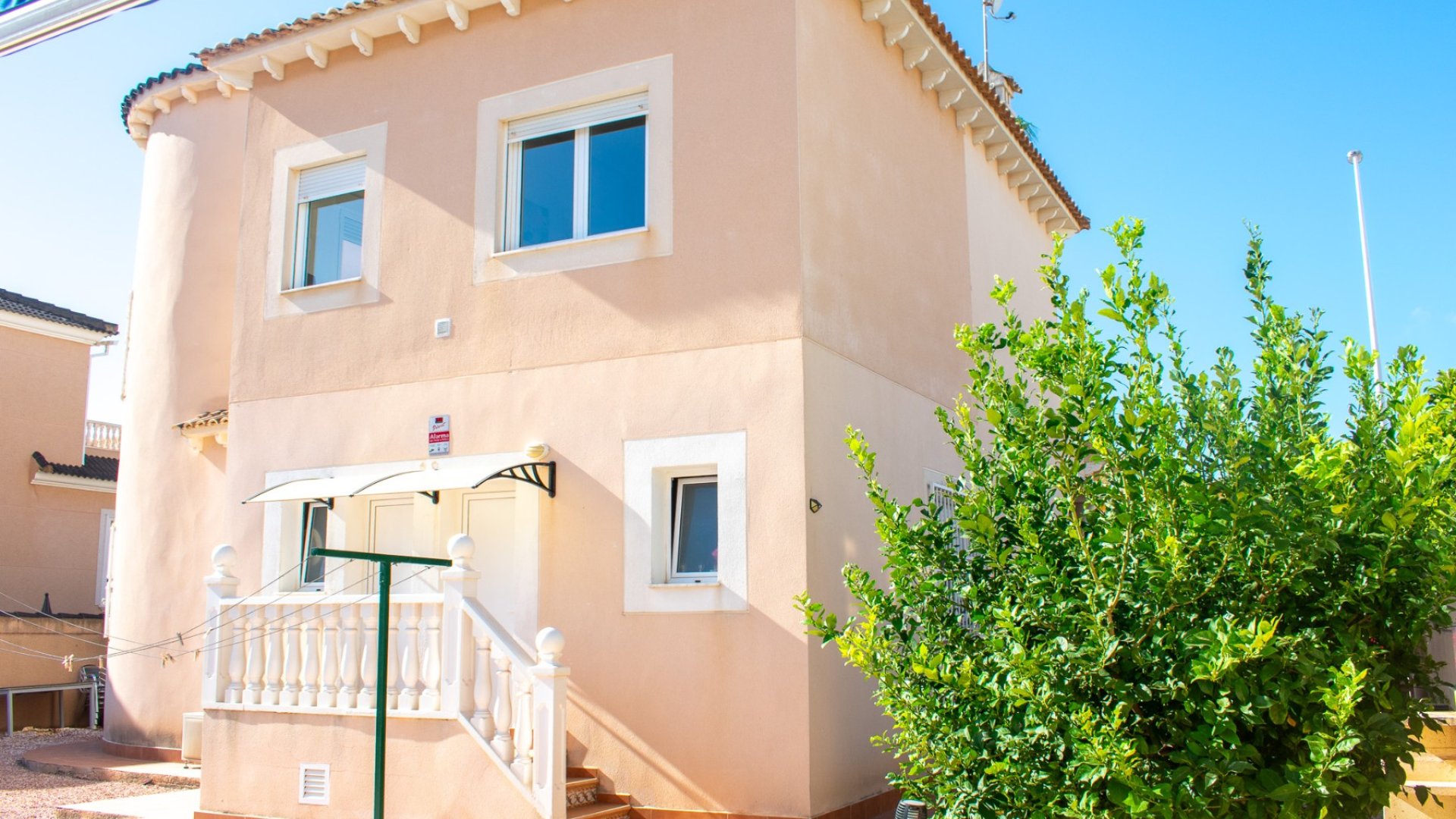 Resale - Villa -
Orihuela Costa - La Zenia