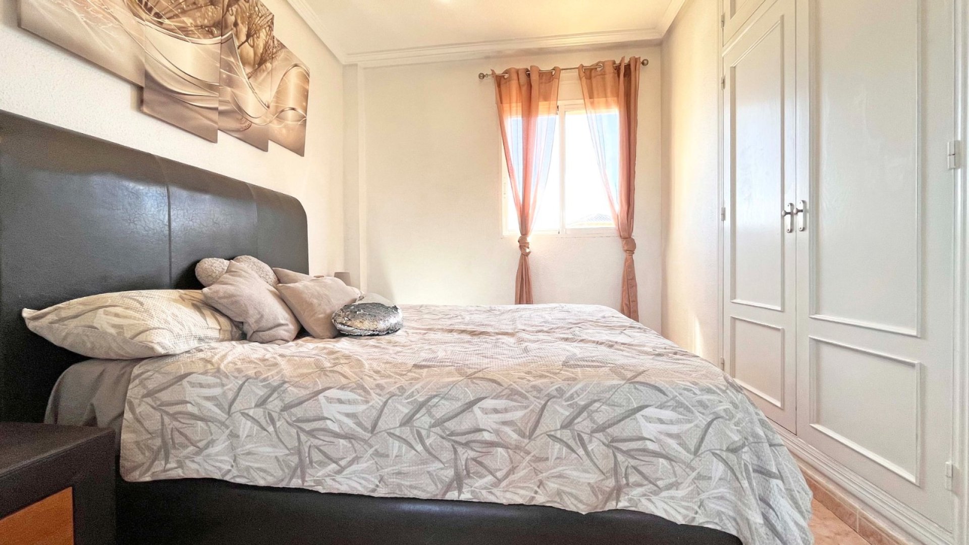 Resale - Villa -
Orihuela Costa - La Zenia