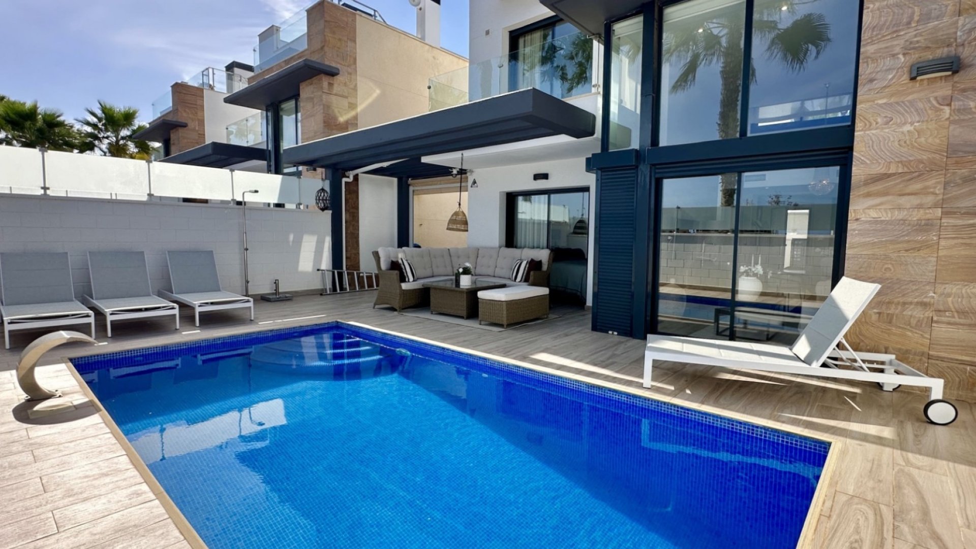 Resale - Villa -
Orihuela Costa - Lomas De Cabo Roig