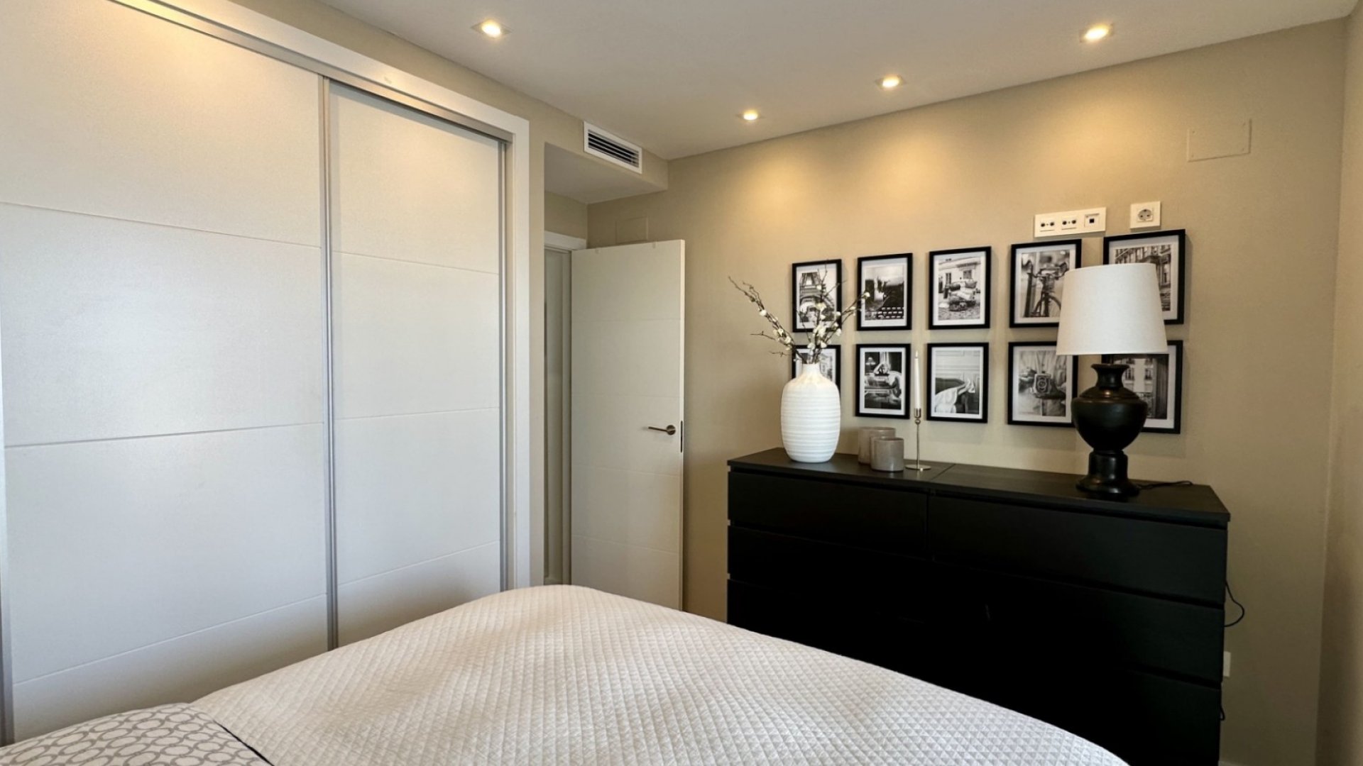 Resale - Villa -
Orihuela Costa - Lomas De Cabo Roig