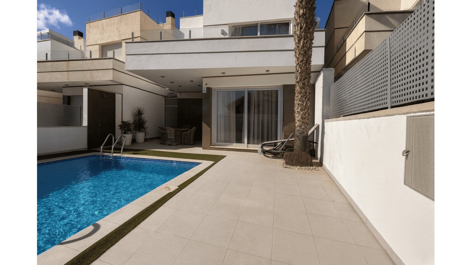 Resale - Villa -
Orihuela Costa - Lomas De Cabo Roig