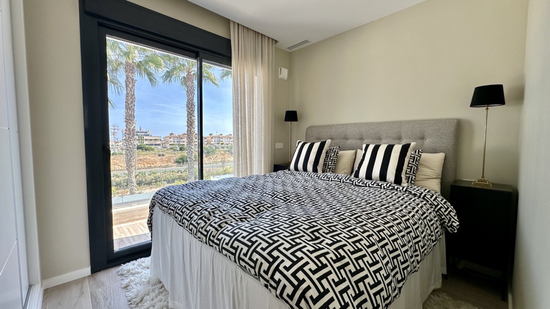 Resale - Villa -
Orihuela Costa - Lomas De Cabo Roig
