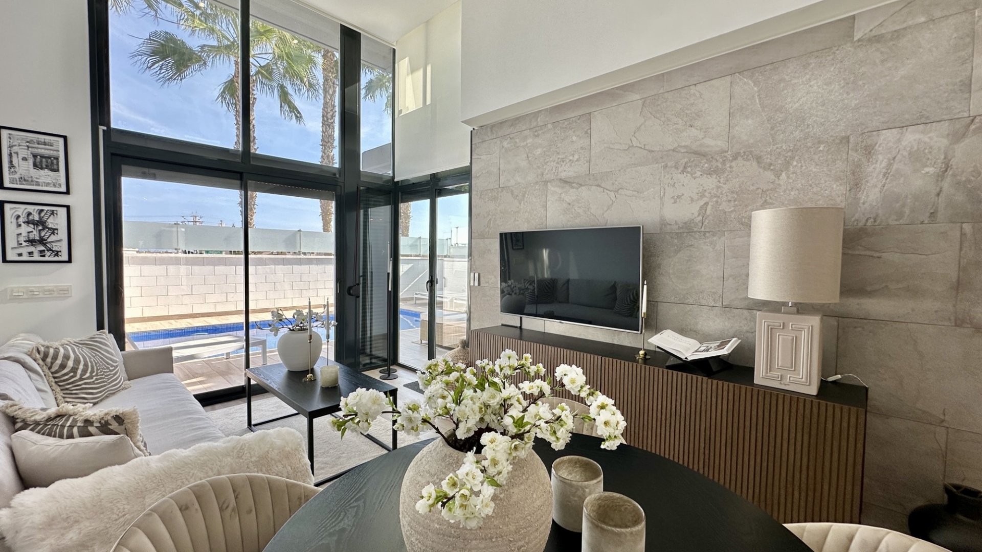 Resale - Villa -
Orihuela Costa - Lomas De Cabo Roig