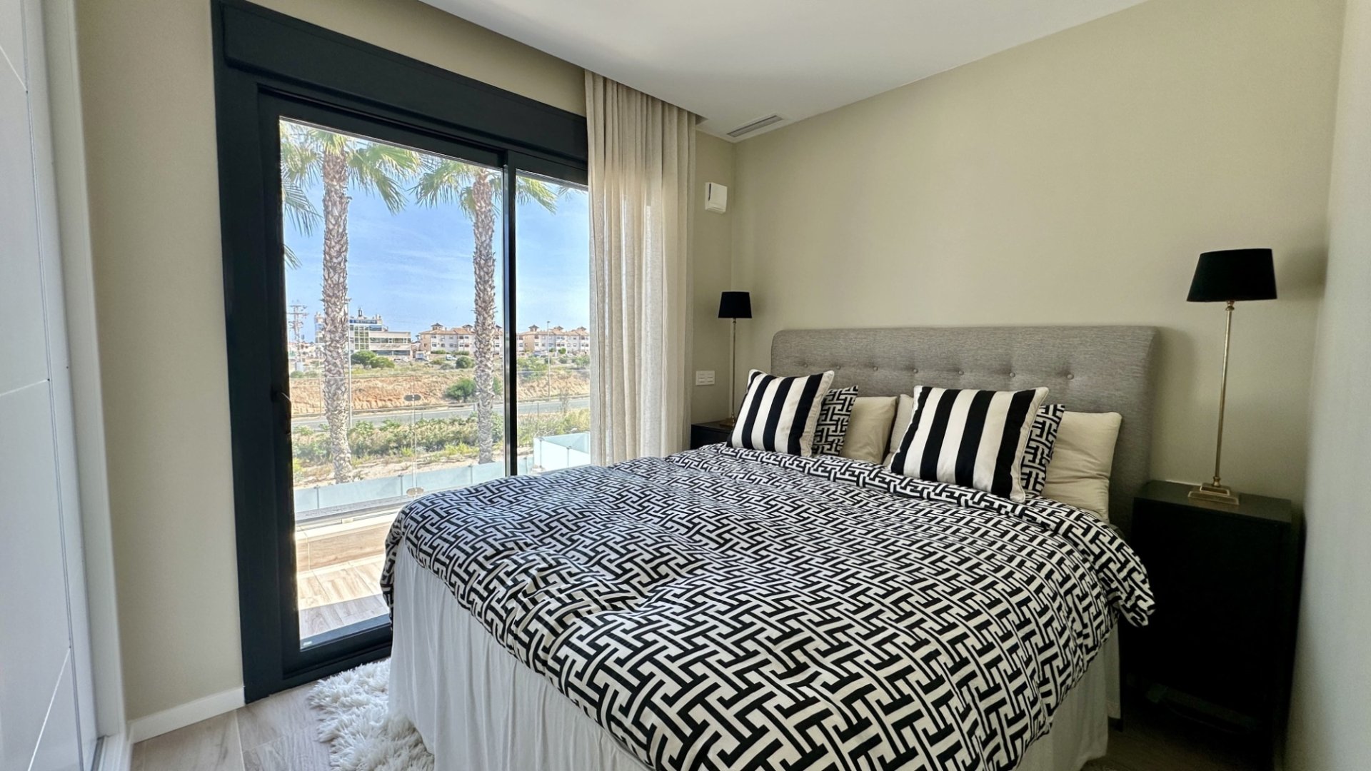 Resale - Villa -
Orihuela Costa - Lomas De Cabo Roig