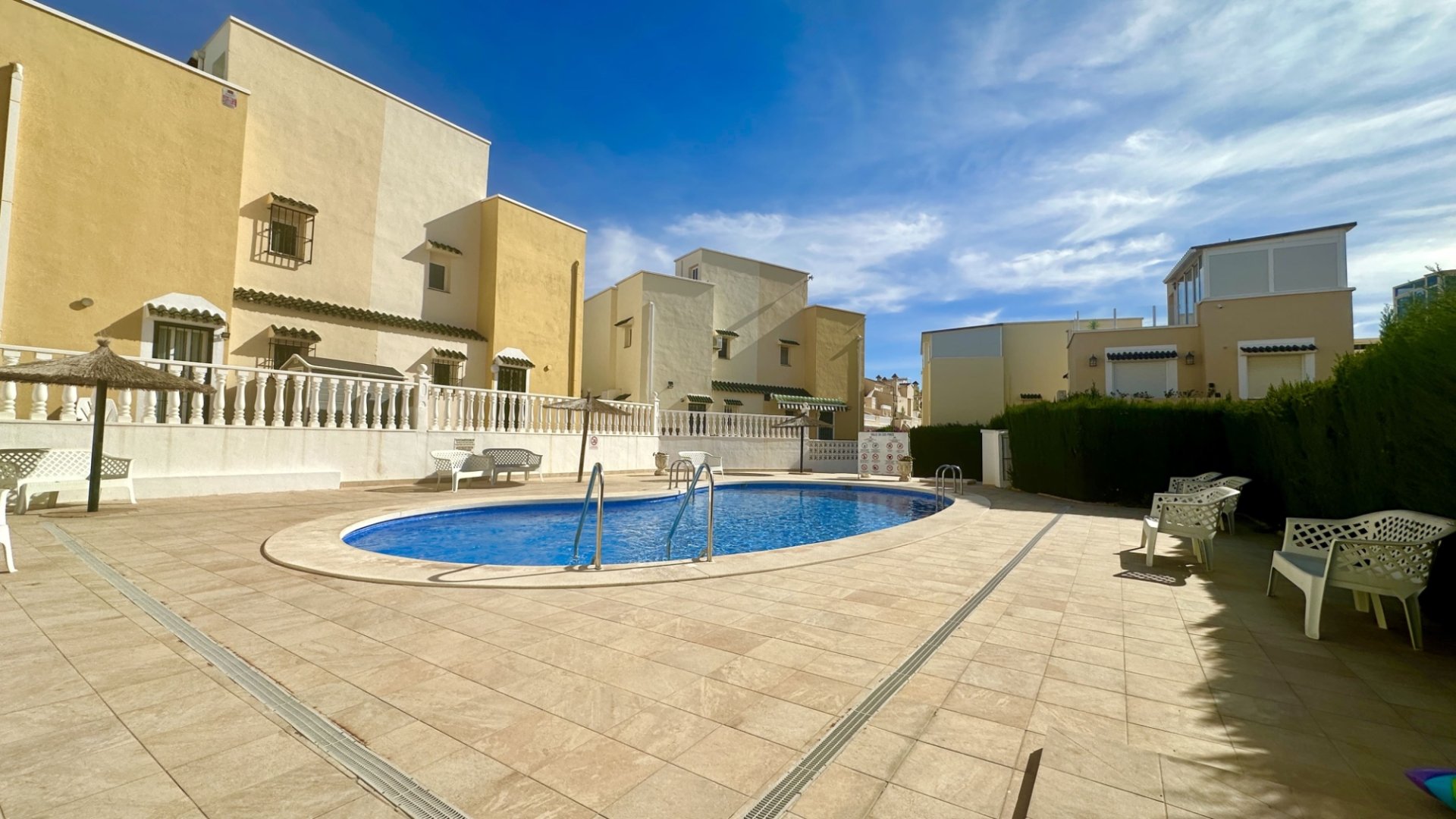Resale - Villa -
Orihuela Costa - Los Altos