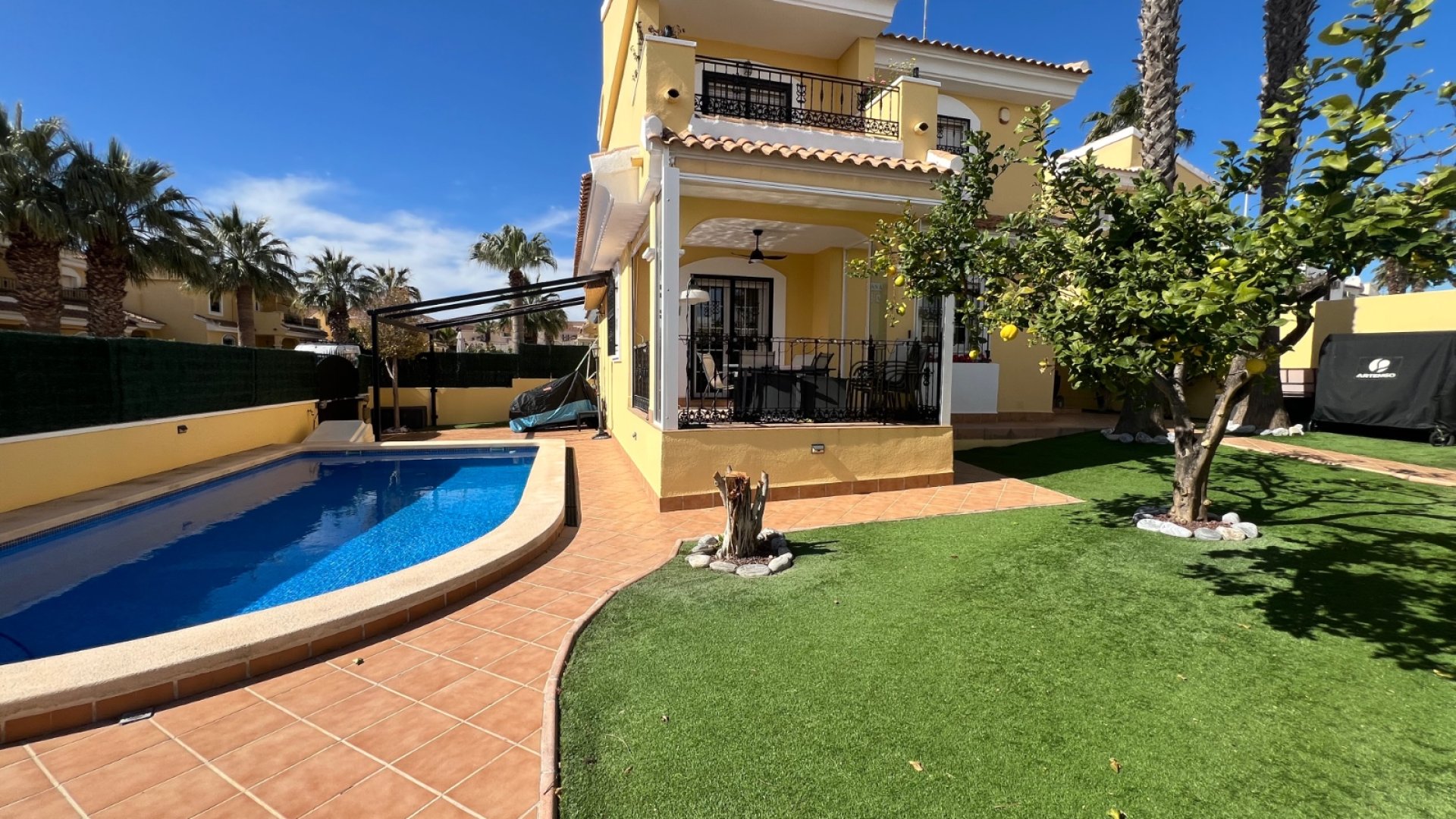Resale - Villa -
Orihuela Costa - Los Dolses