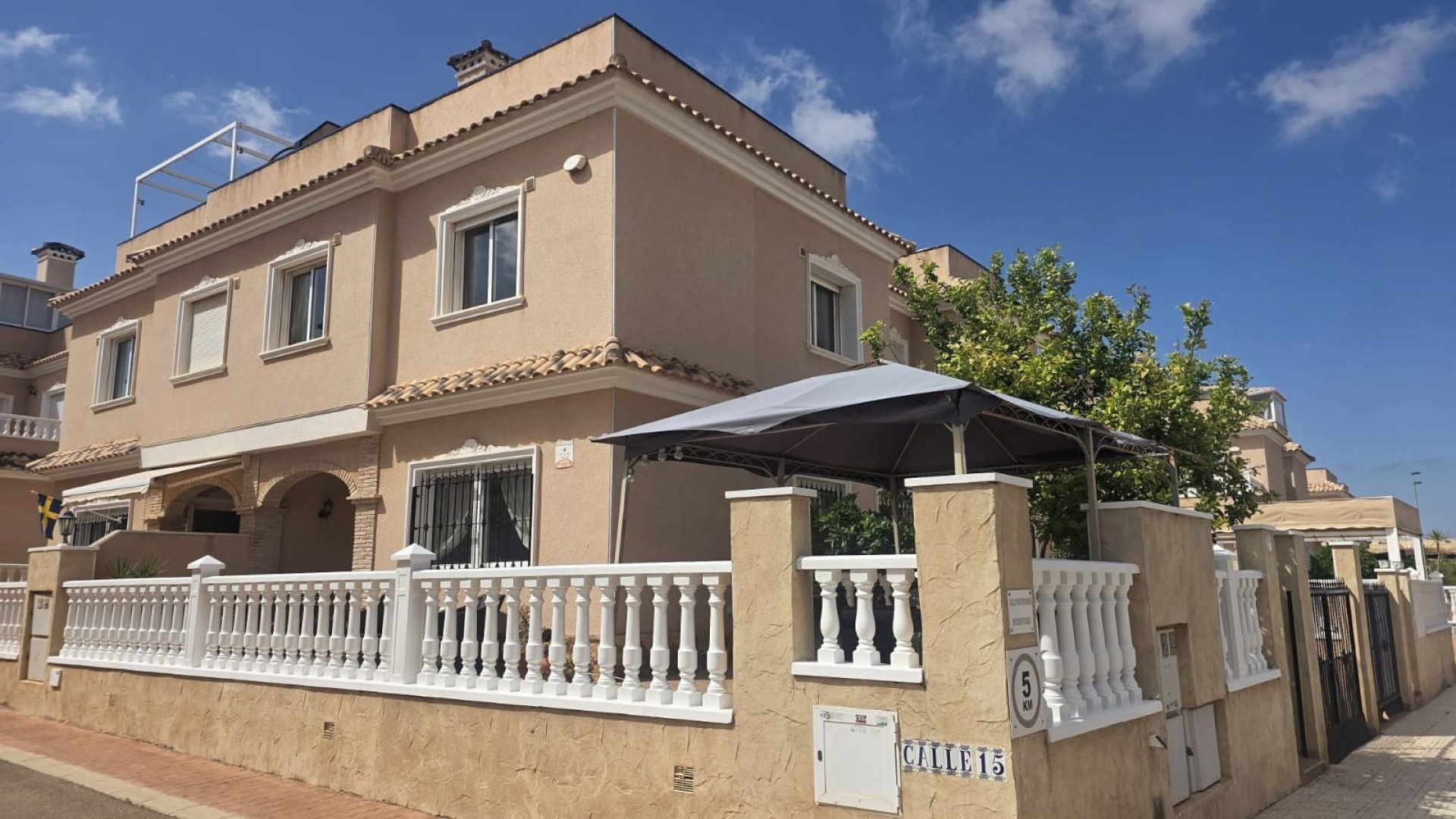Resale - Villa -
Orihuela Costa - Los Dolses