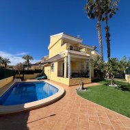Resale - Villa -
Orihuela Costa - Los Dolses