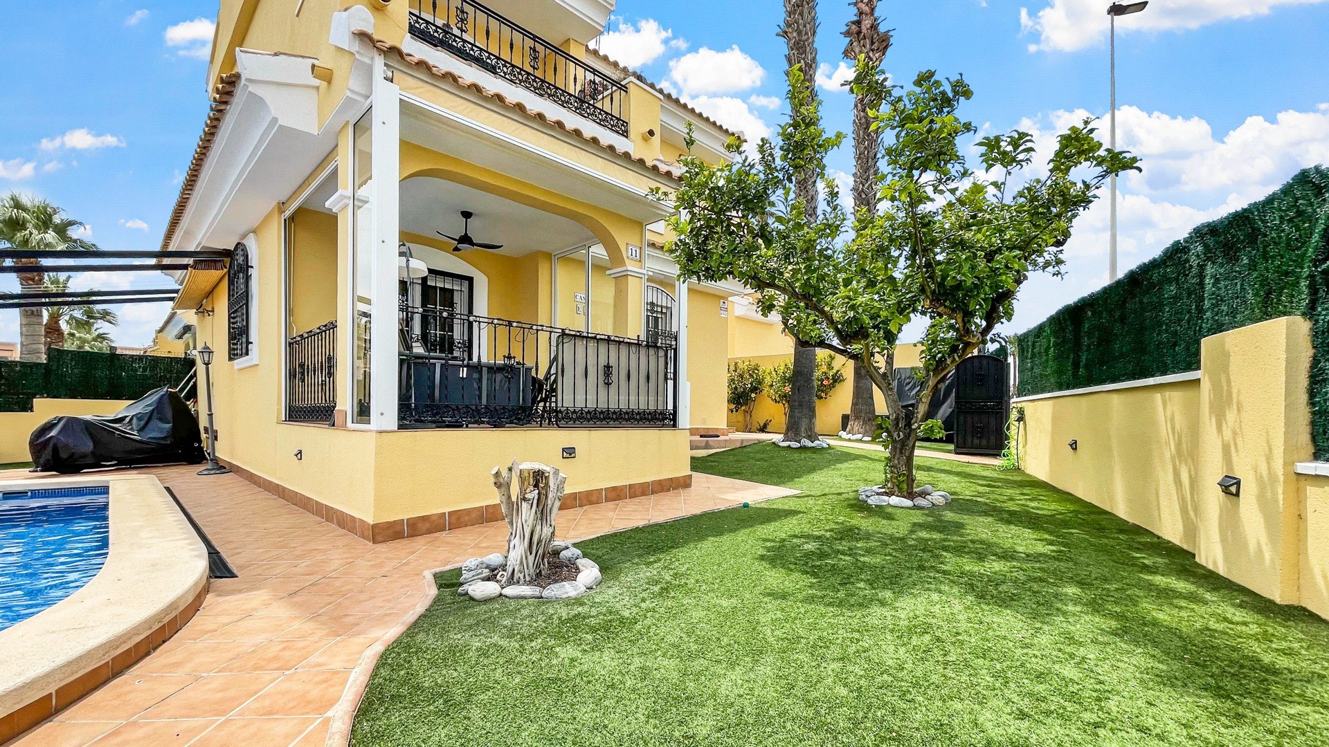 Resale - Villa -
Orihuela Costa - Los Dolses