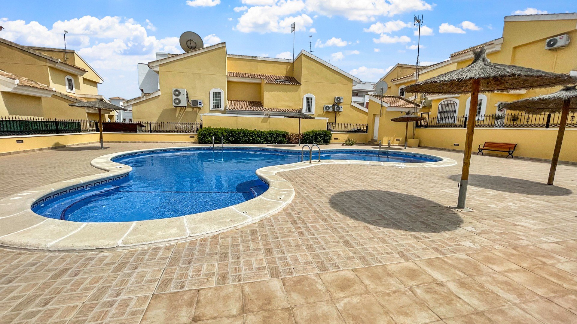 Resale - Villa -
Orihuela Costa - Los Dolses