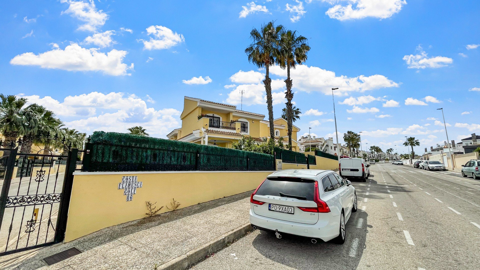 Resale - Villa -
Orihuela Costa - Los Dolses