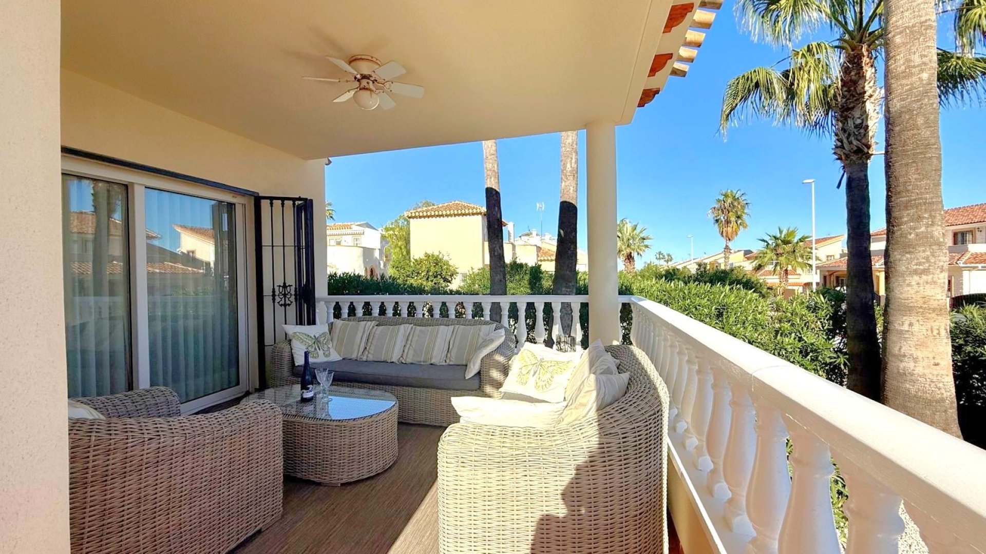 Resale - Villa -
Orihuela Costa - Los Dolses