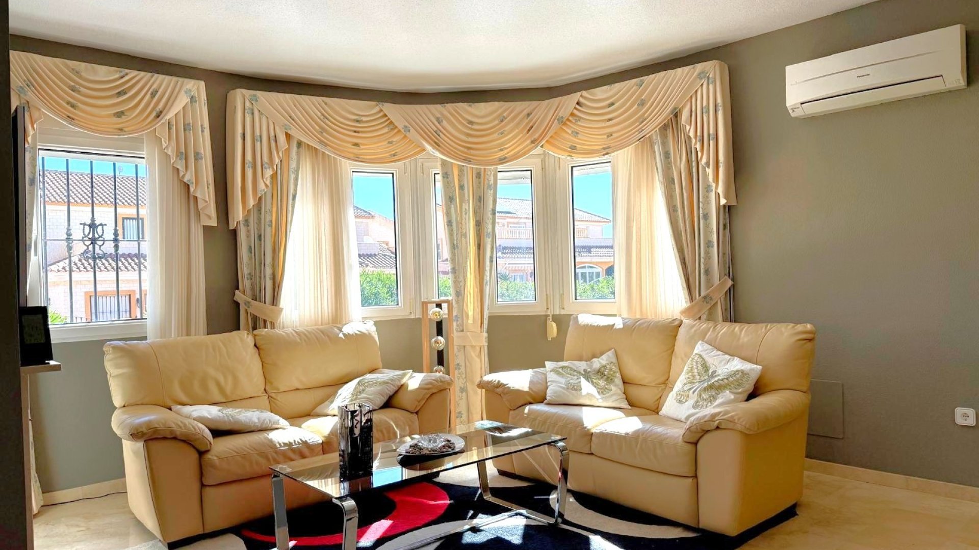 Resale - Villa -
Orihuela Costa - Los Dolses