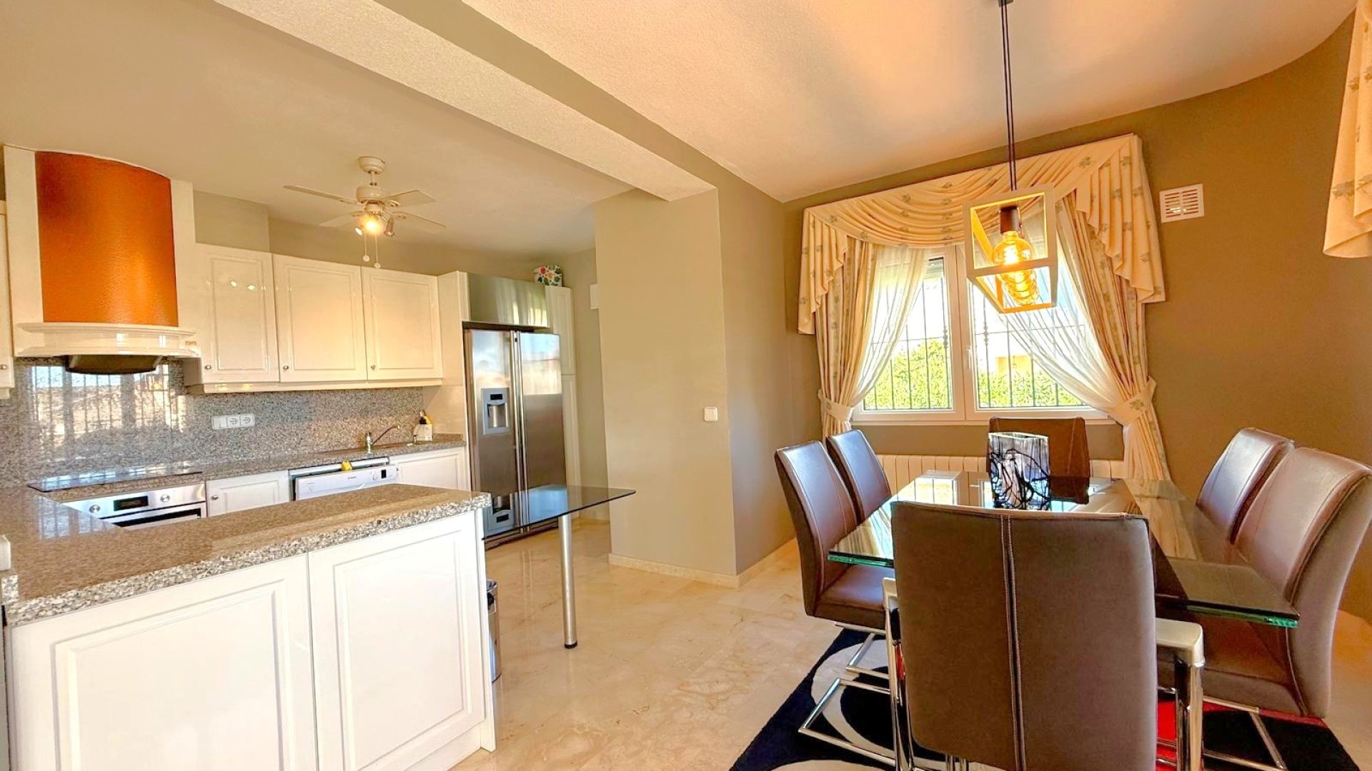 Resale - Villa -
Orihuela Costa - Los Dolses