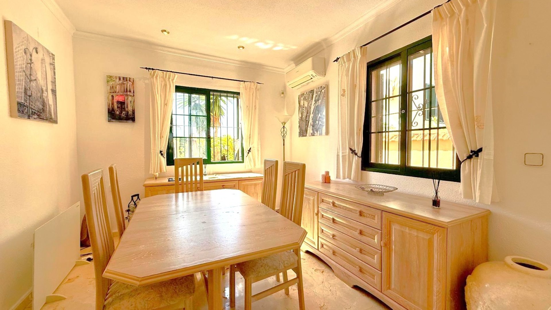 Resale - Villa -
Orihuela Costa - Los Dolses