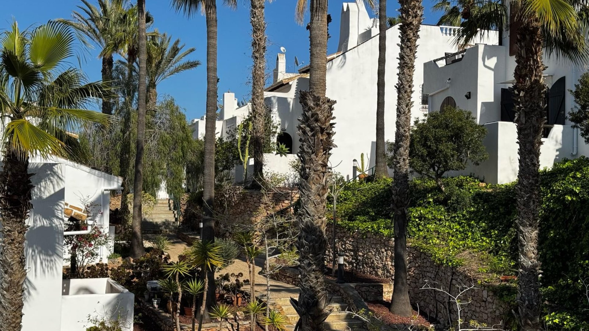 Resale - Villa -
Orihuela Costa - Los Dolses