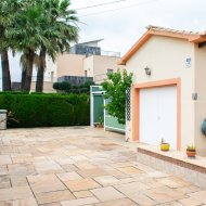 Resale - Villa -
Orihuela Costa - MUY CERCA DE LA PLAYA