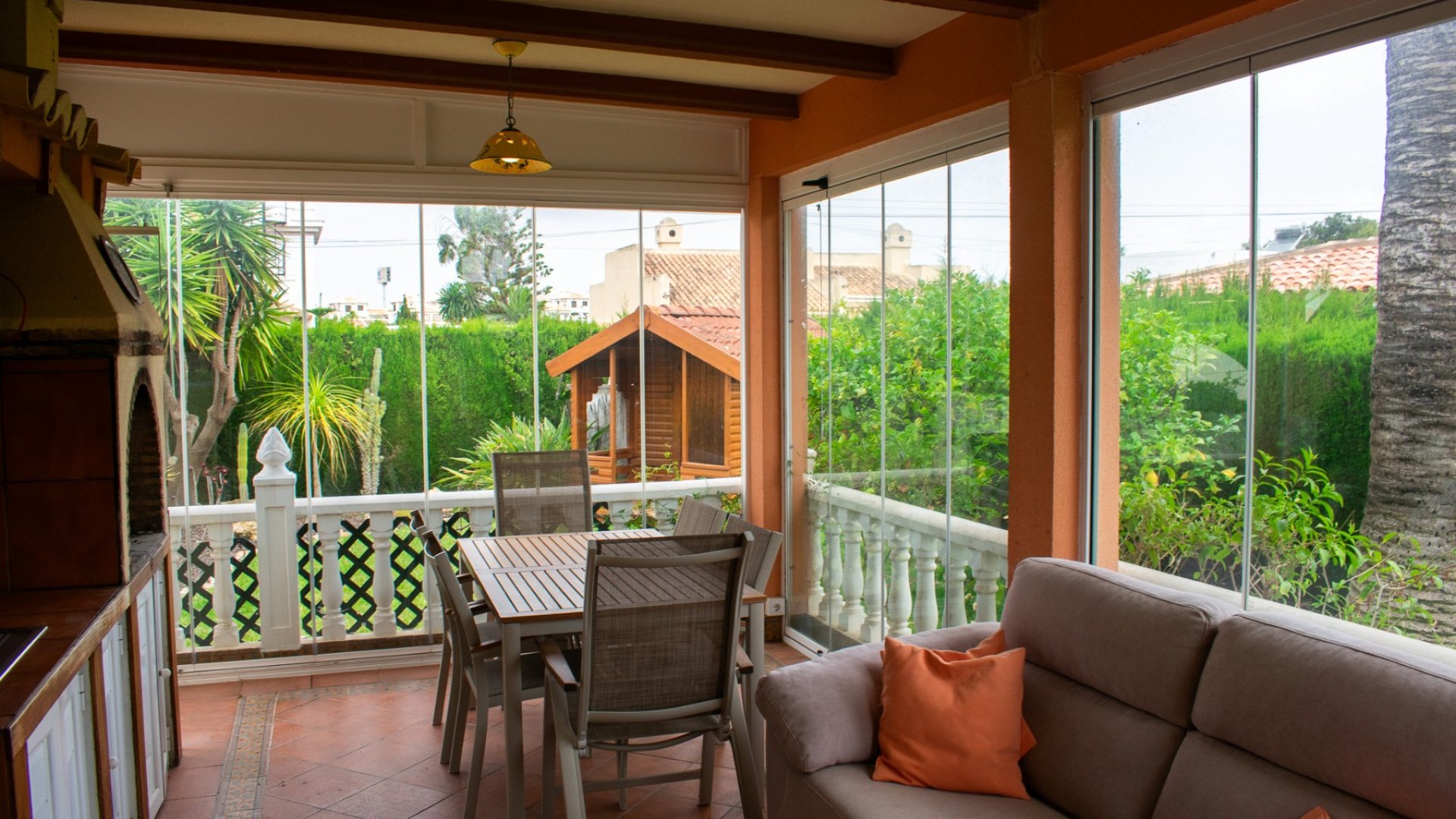 Resale - Villa -
Orihuela Costa - MUY CERCA DE LA PLAYA