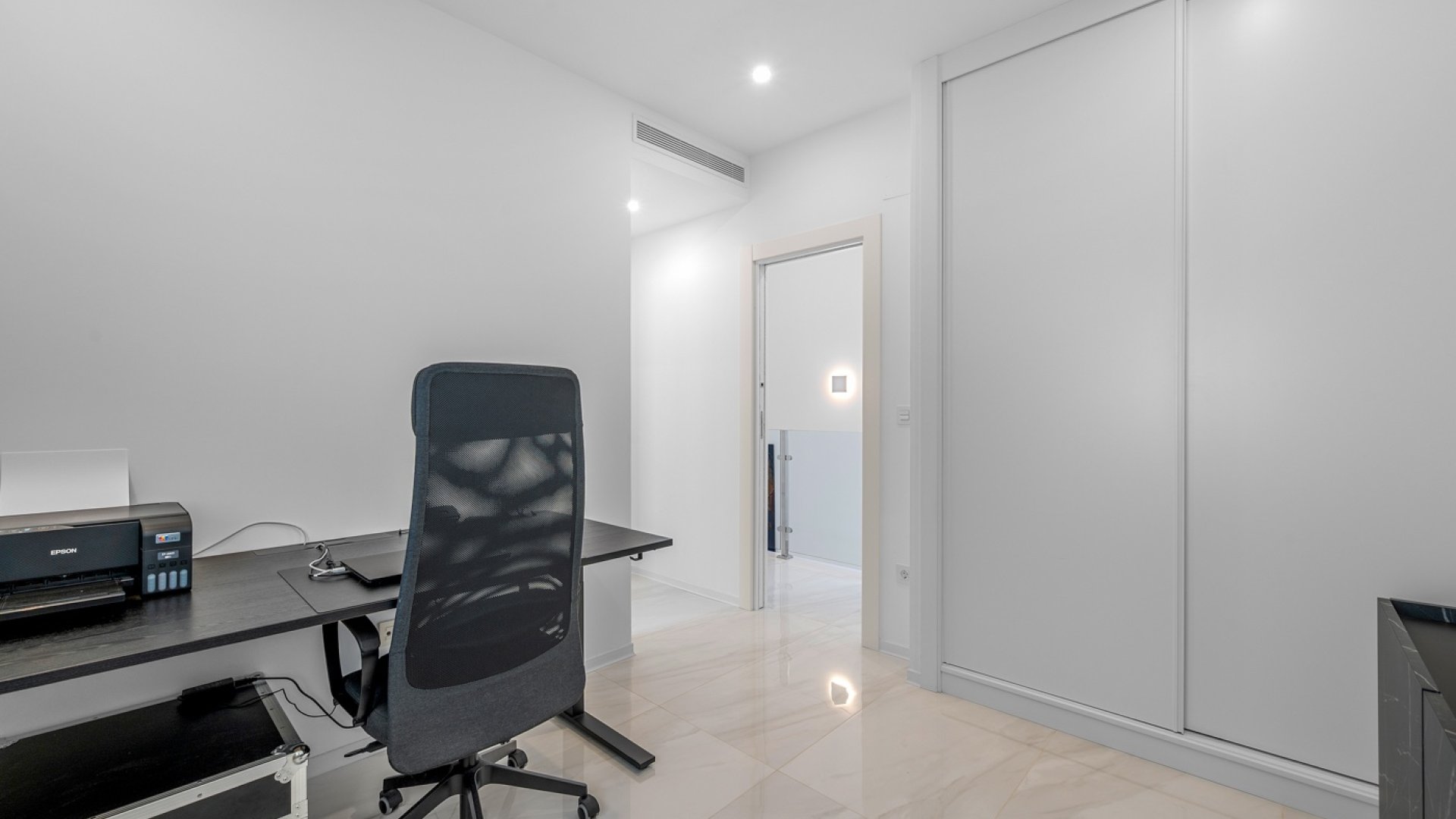 Resale - Villa -
Orihuela Costa - Orihuela