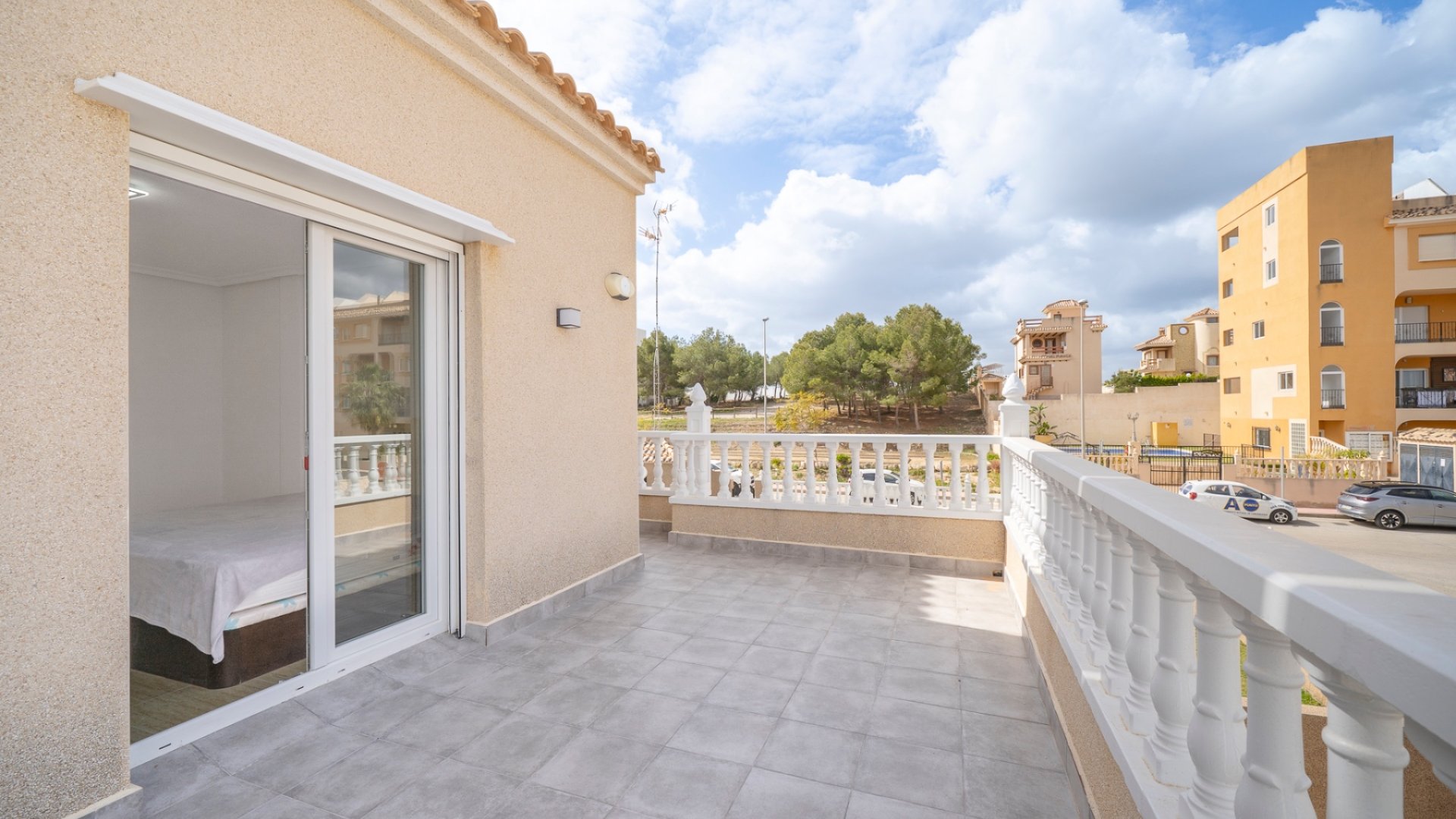 Resale - Villa -
Orihuela Costa - Pau 26