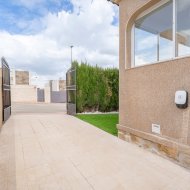 Resale - Villa -
Orihuela Costa - Pau 26
