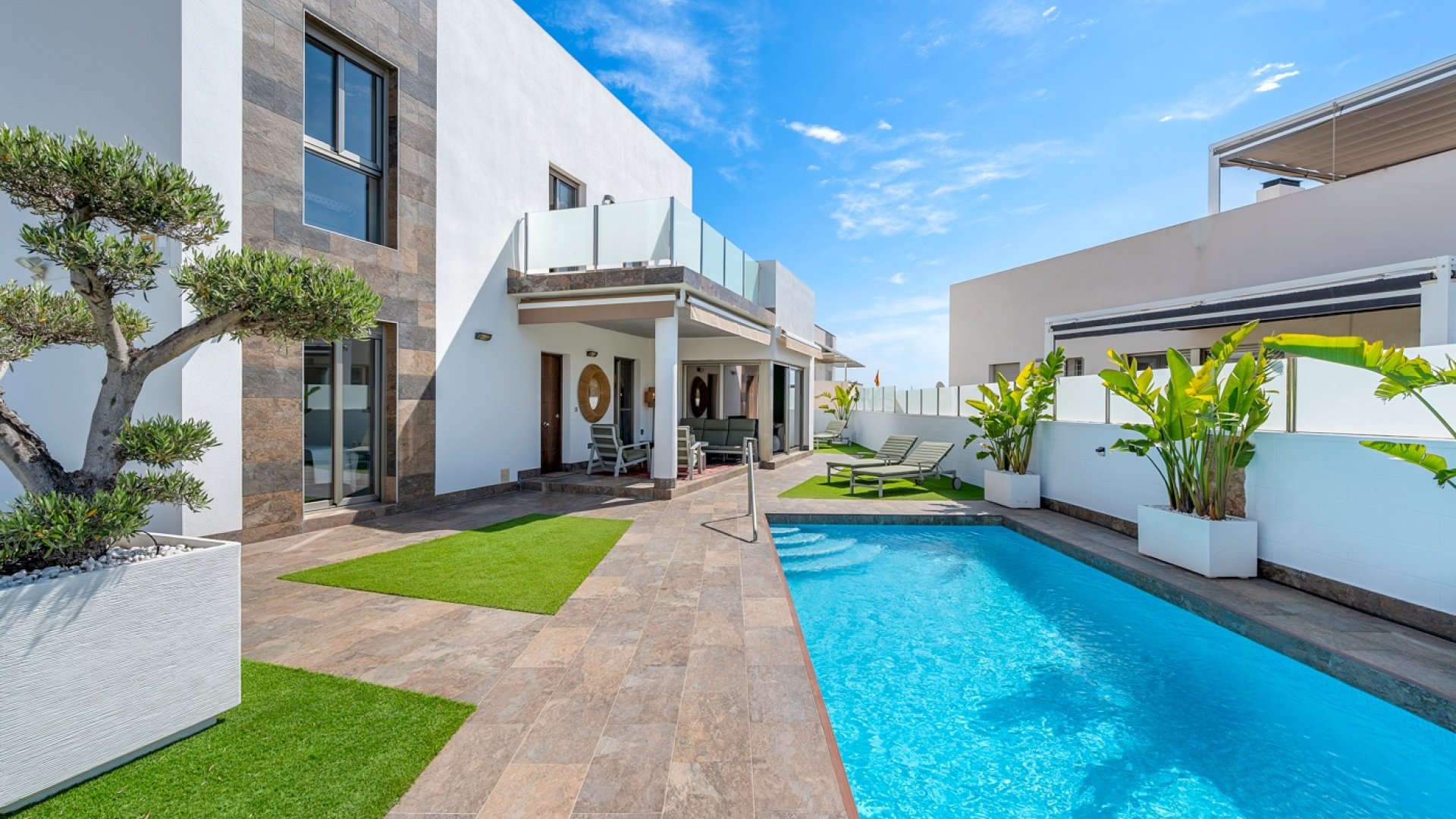 Resale - Villa -
Orihuela Costa - Pau 8*