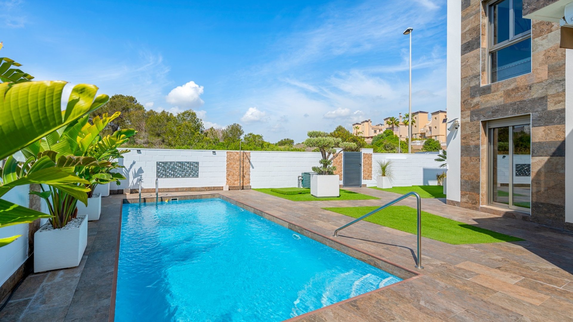 Resale - Villa -
Orihuela Costa - Pau 8*