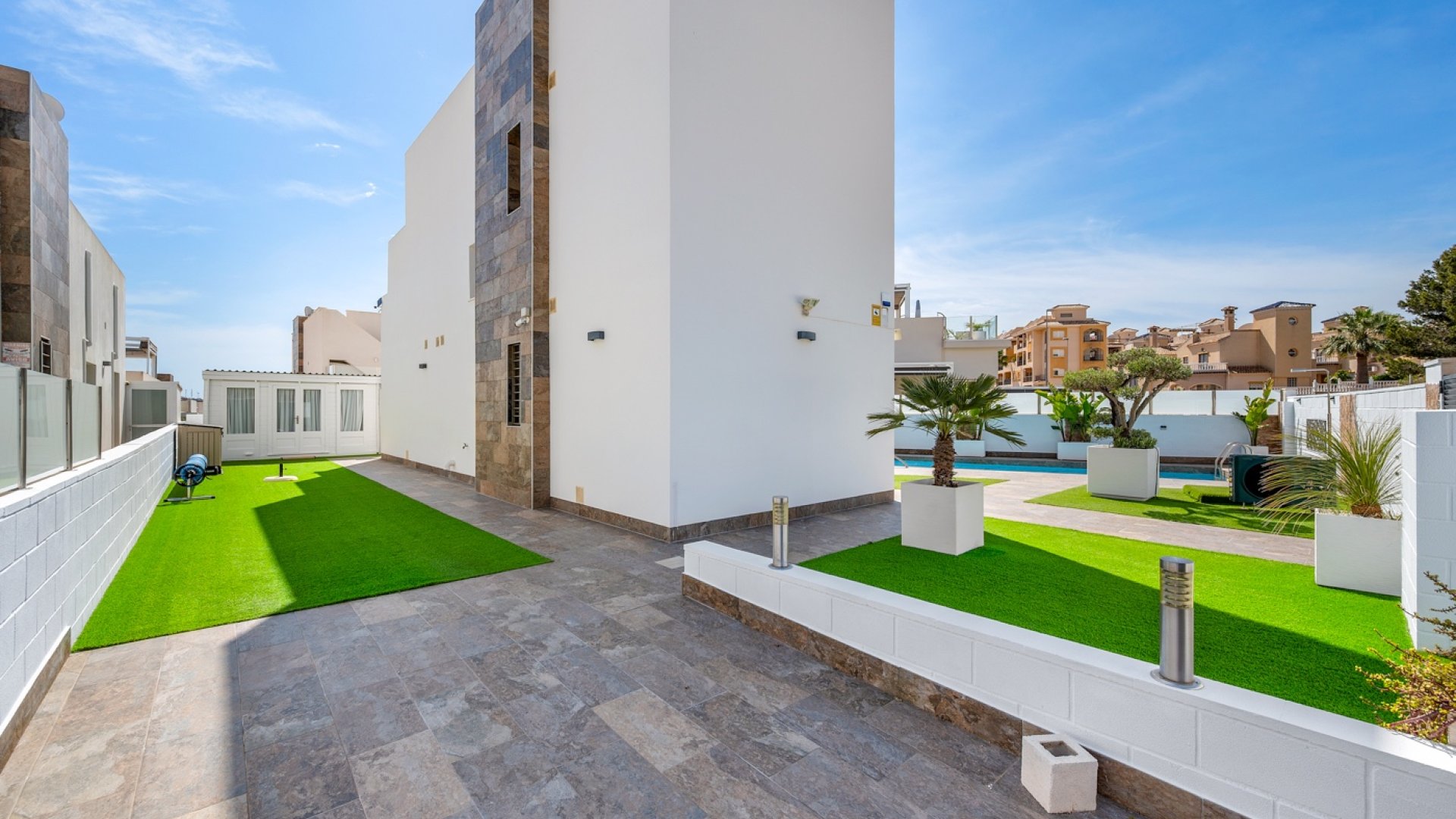 Resale - Villa -
Orihuela Costa - Pau 8*