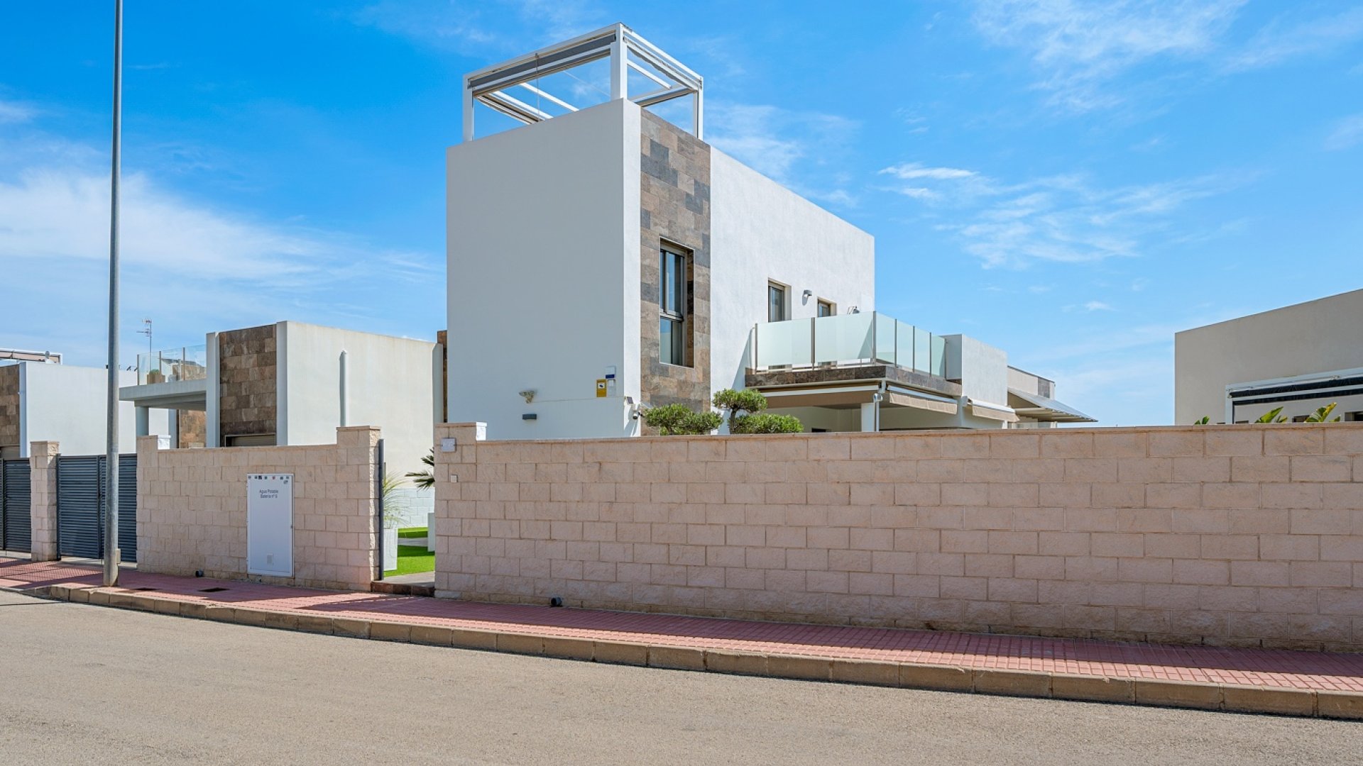 Resale - Villa -
Orihuela Costa - Pau 8*